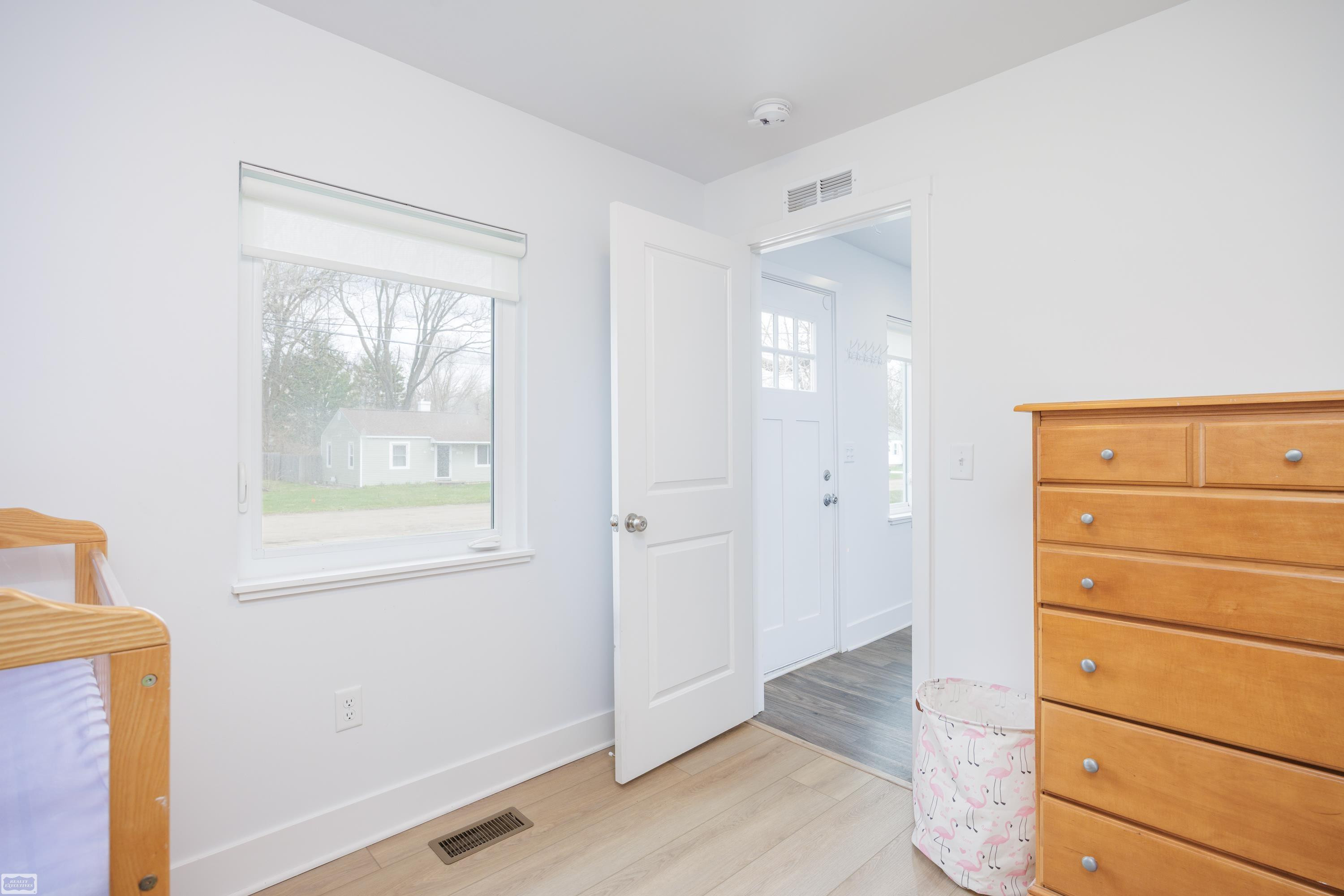 3220 Alpena Street, Burton, MI 48529 — Photo 15