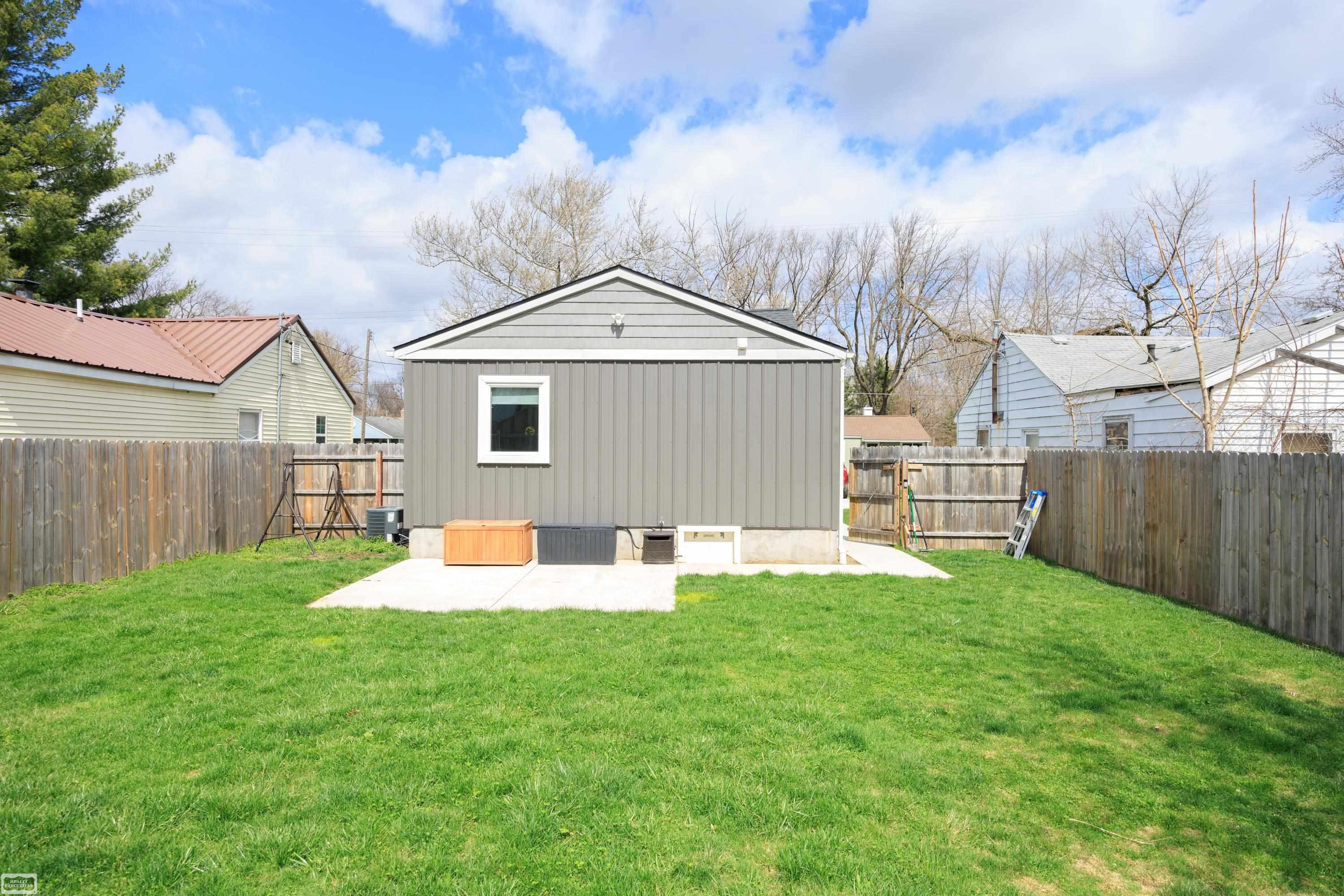 3220 Alpena Street, Burton, MI 48529 — Photo 18