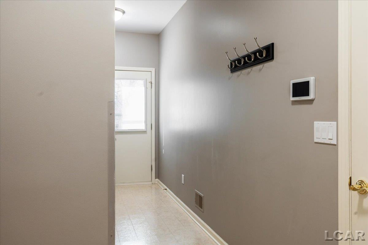13000 Riviera Court, South Lyon, MI 48178 — Photo 38