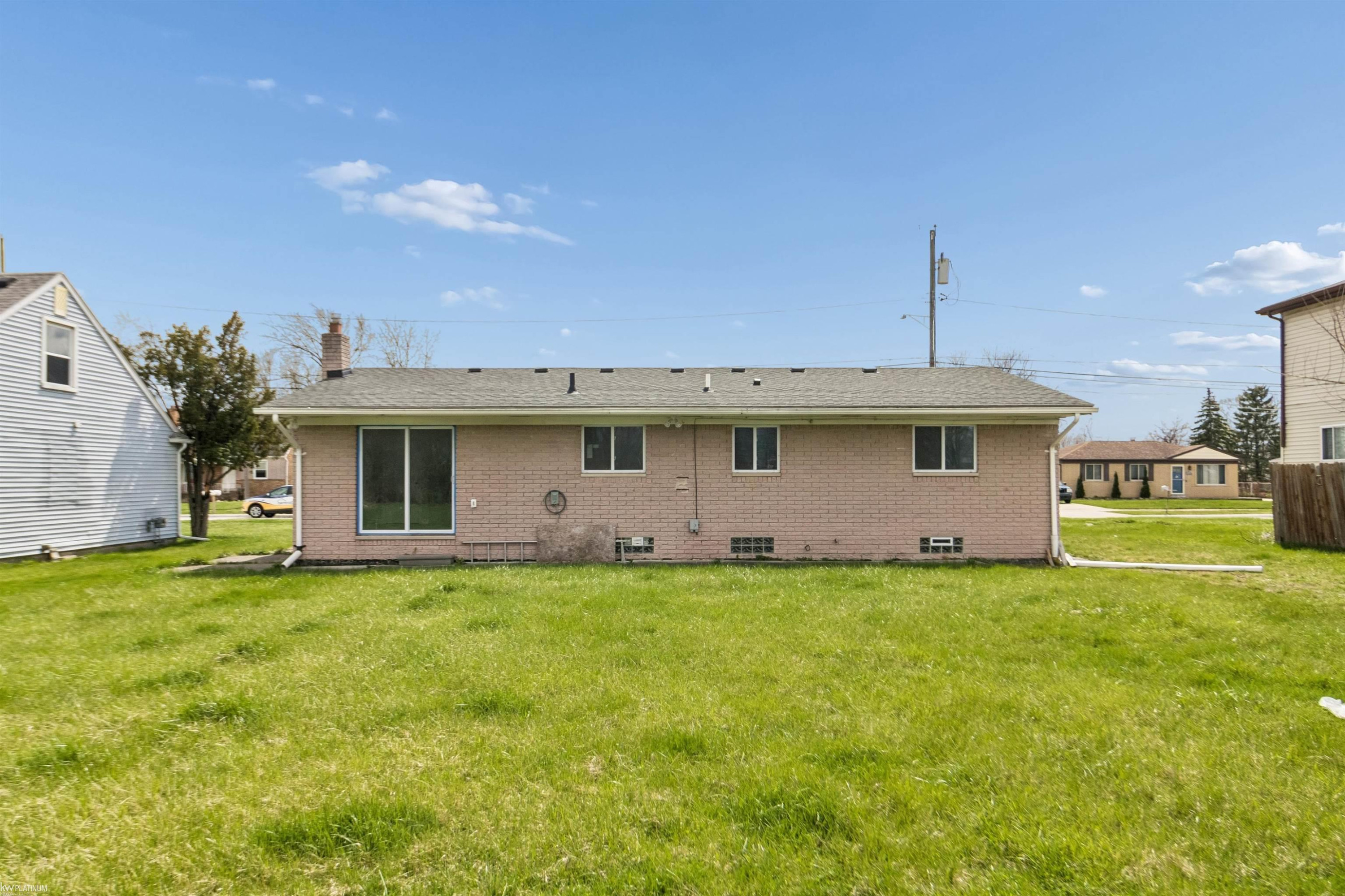 19911 Fenton Street, Roseville, MI 48066 — Photo 2