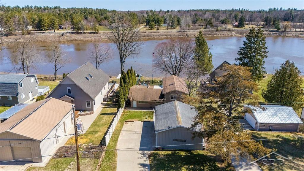 5307 Oakridge Drive, Beaverton, MI 48612 — front exterior