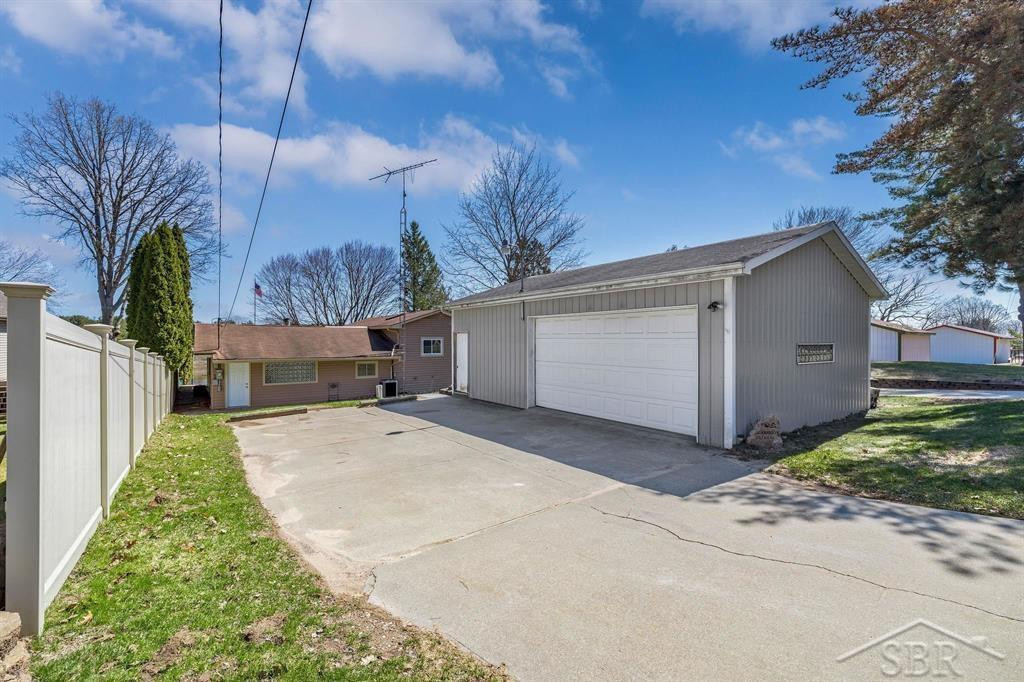 5307 Oakridge Drive, Beaverton, MI 48612 — Photo 2