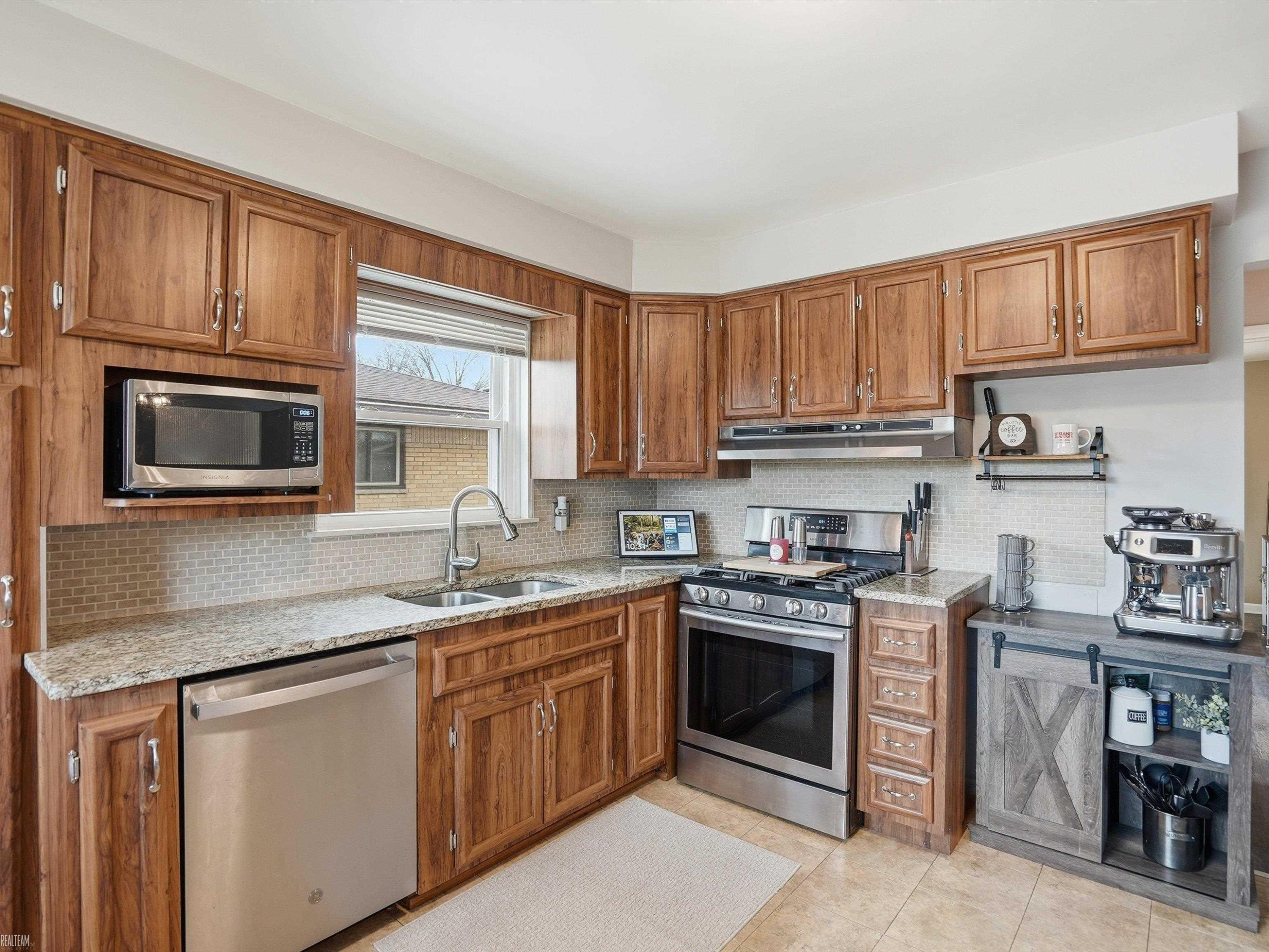 24613 Princeton Street, Saint Clair Shores, MI 48080 — Photo 6