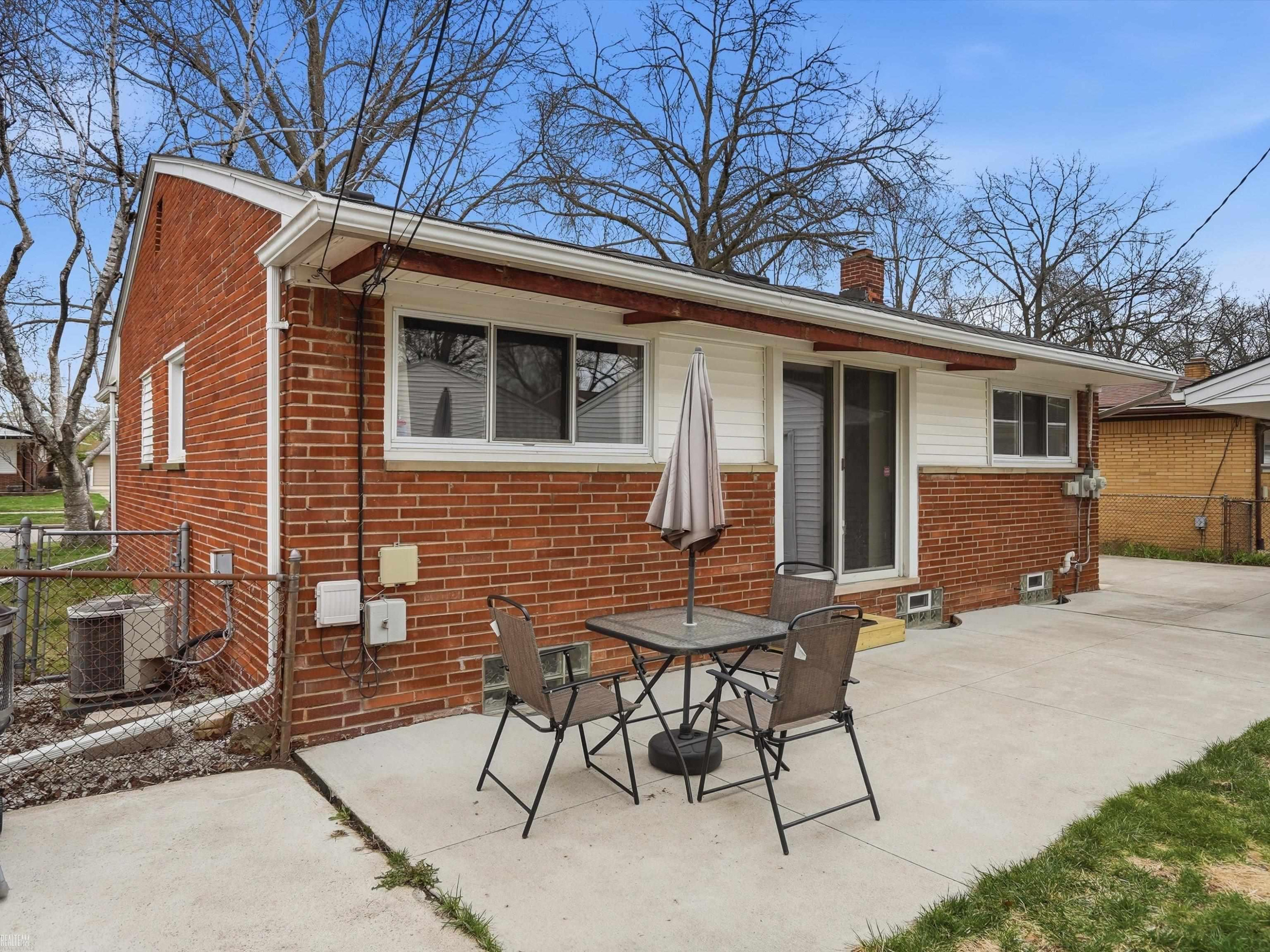 24613 Princeton Street, Saint Clair Shores, MI 48080 — Photo 17
