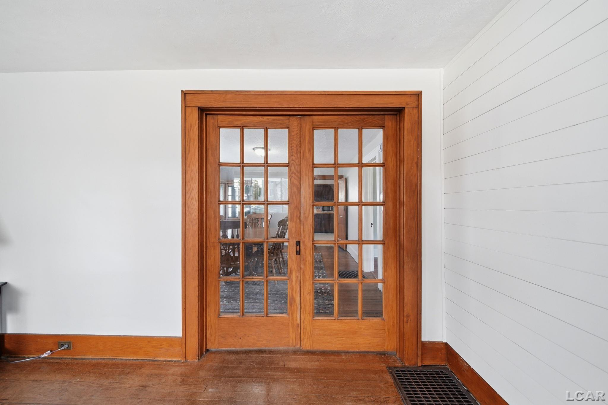 135 Greenly Street, Adrian, MI 49221 — Photo 12
