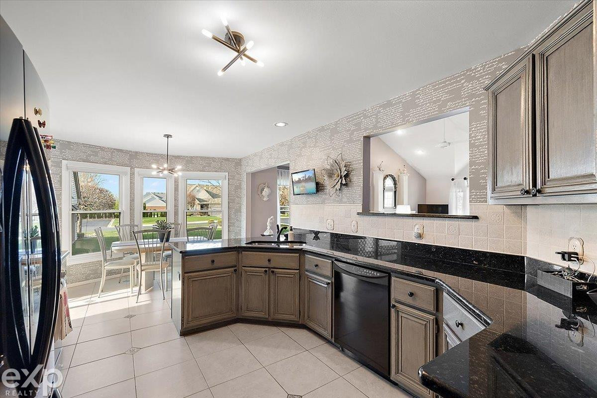 47213 Mission Valley W, 5, Macomb, MI 48042 — Photo 16