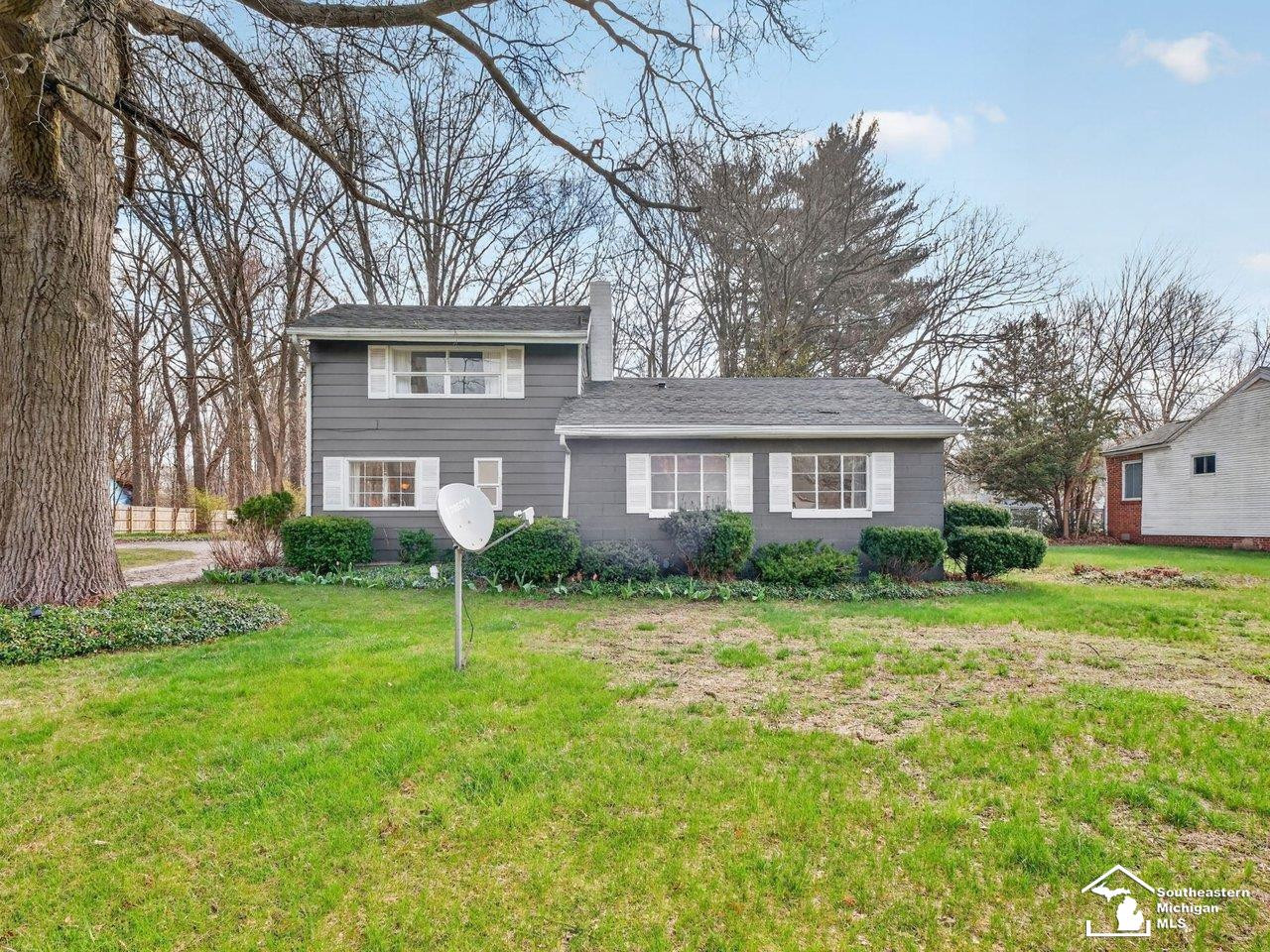 6790 Douglas Road, Lambertville, MI 48144 — front exterior