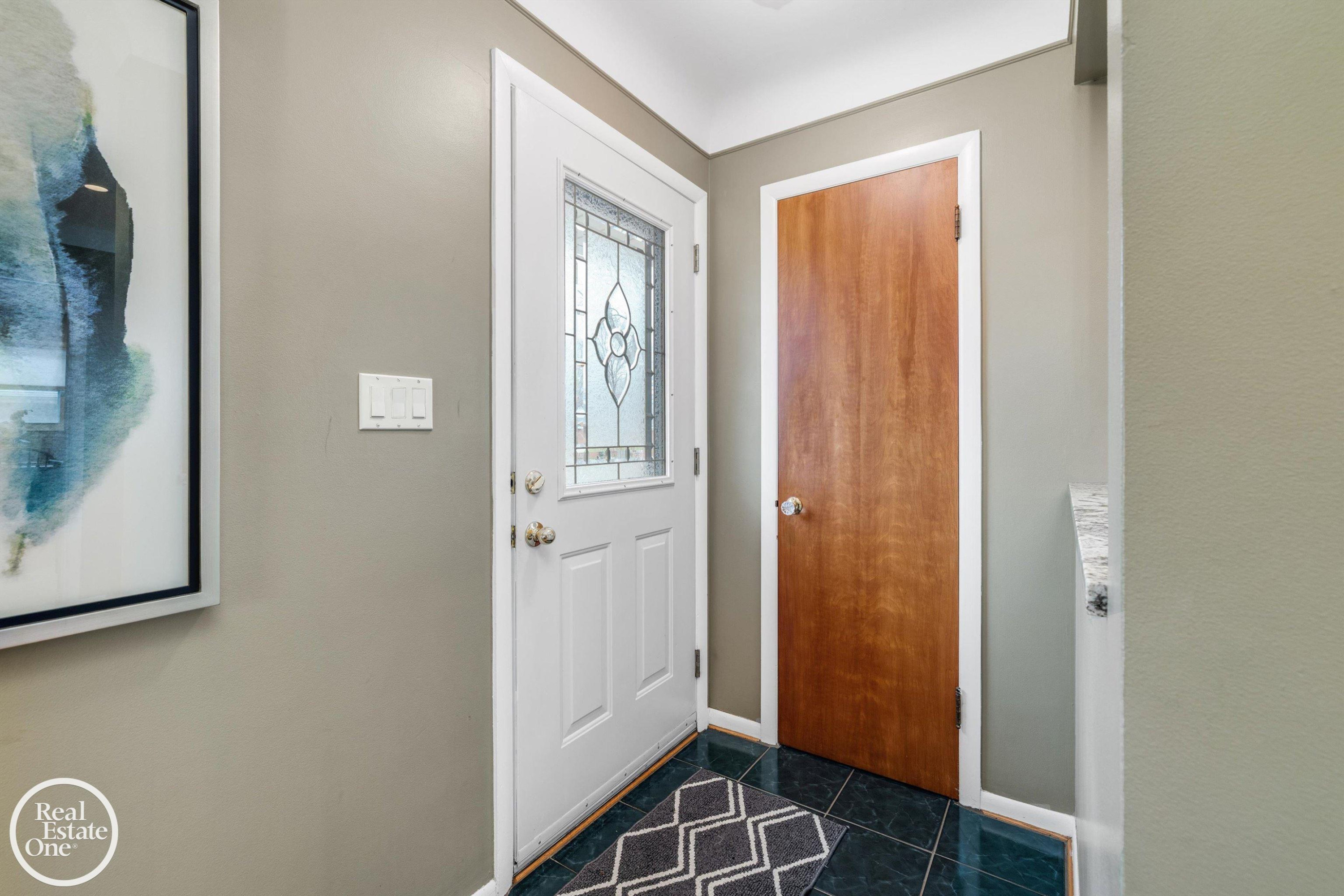 1713 Aline Drive, Grosse Pointe Woods, MI 48236 — Photo 2