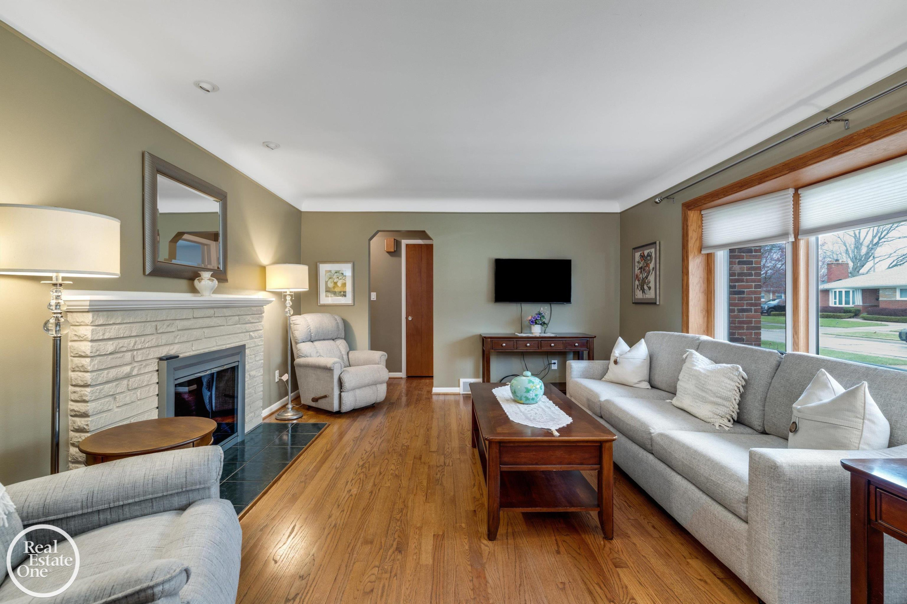 1713 Aline Drive, Grosse Pointe Woods, MI 48236 — Photo 3