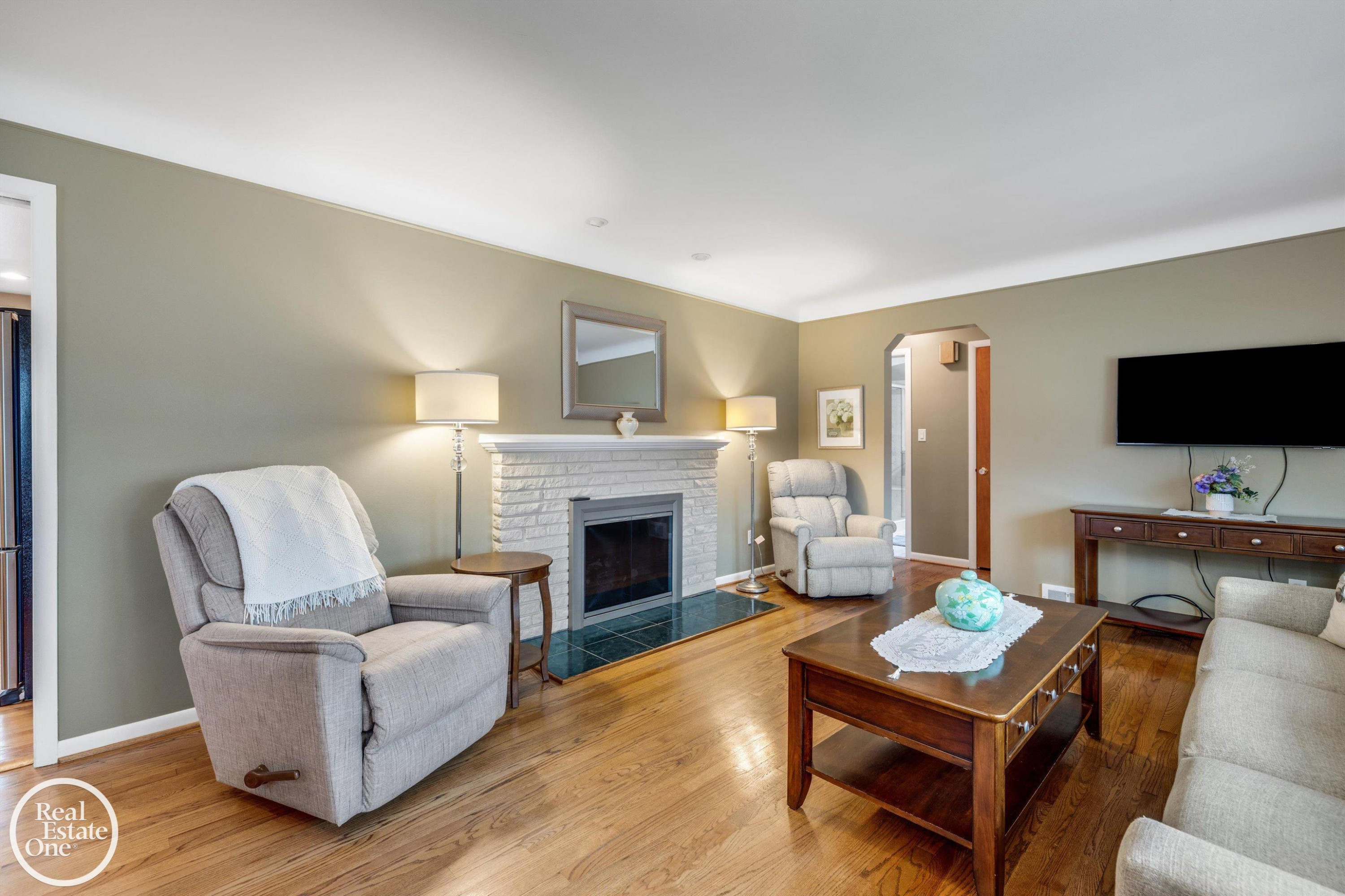 1713 Aline Drive, Grosse Pointe Woods, MI 48236 — Photo 4