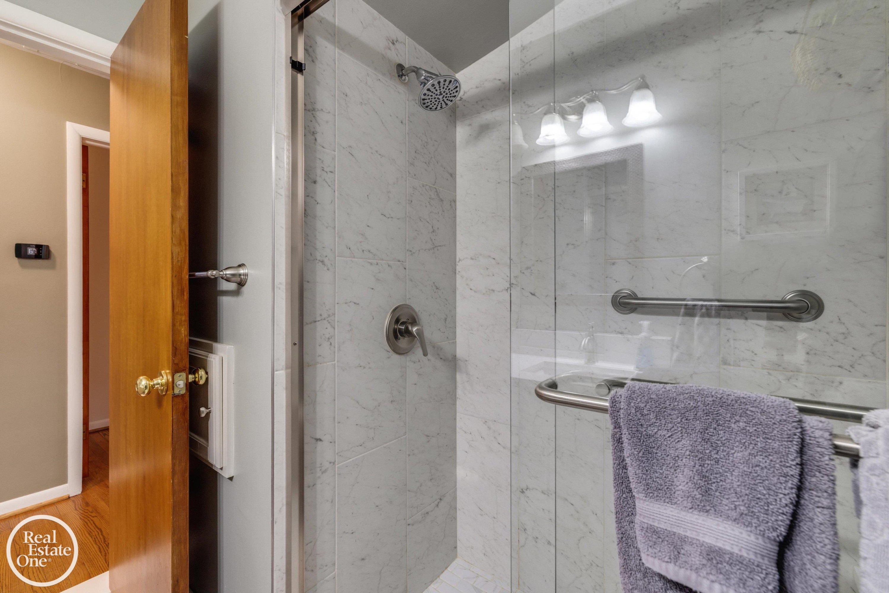 1713 Aline Drive, Grosse Pointe Woods, MI 48236 — Photo 16