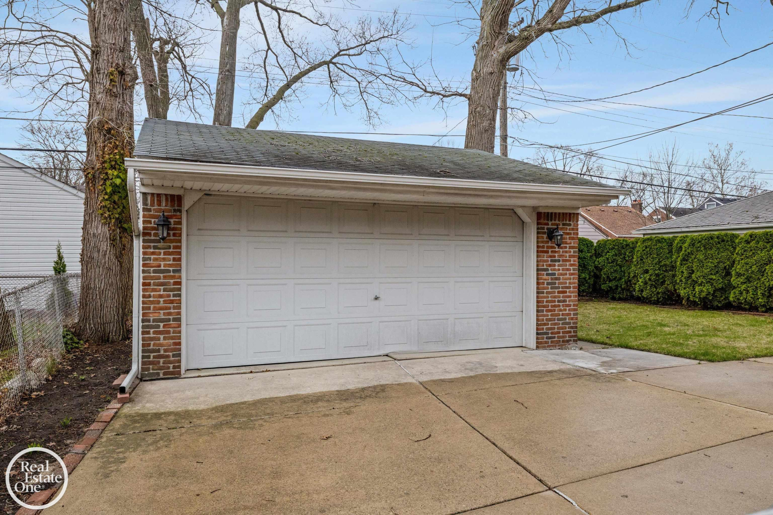 1713 Aline Drive, Grosse Pointe Woods, MI 48236 — Photo 26
