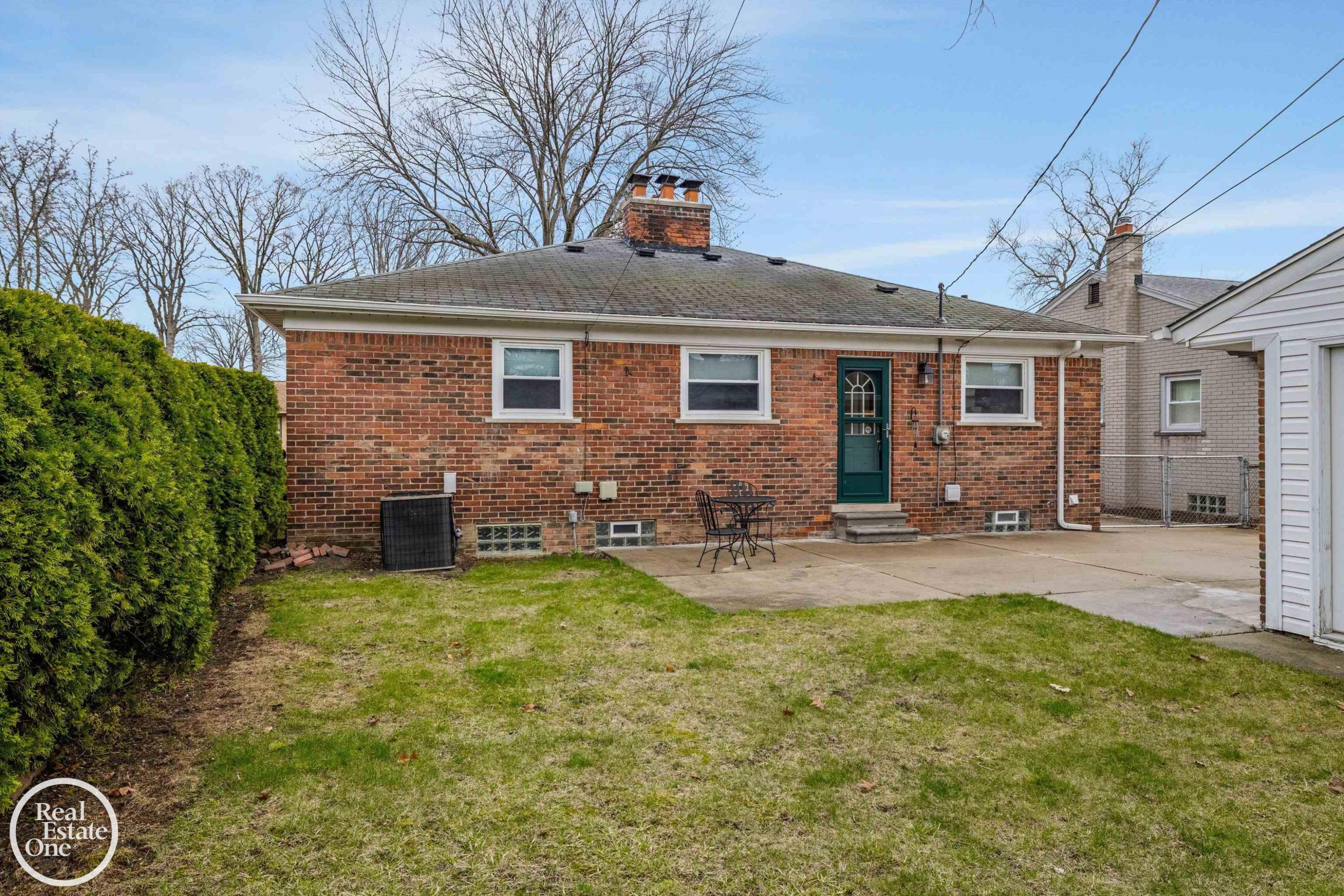 1713 Aline Drive, Grosse Pointe Woods, MI 48236 — Photo 28