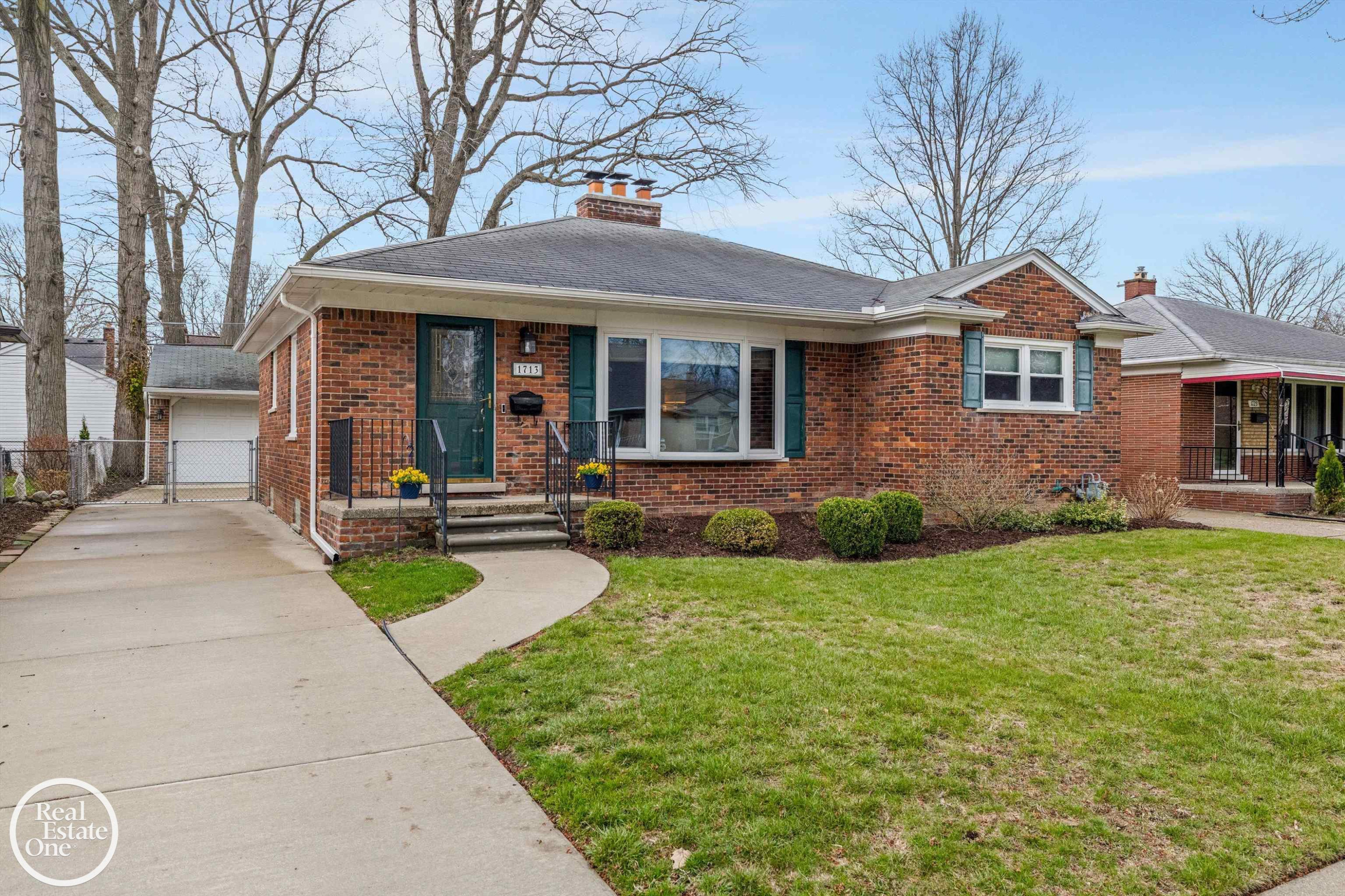 1713 Aline Drive, Grosse Pointe Woods, MI 48236 — Photo 30