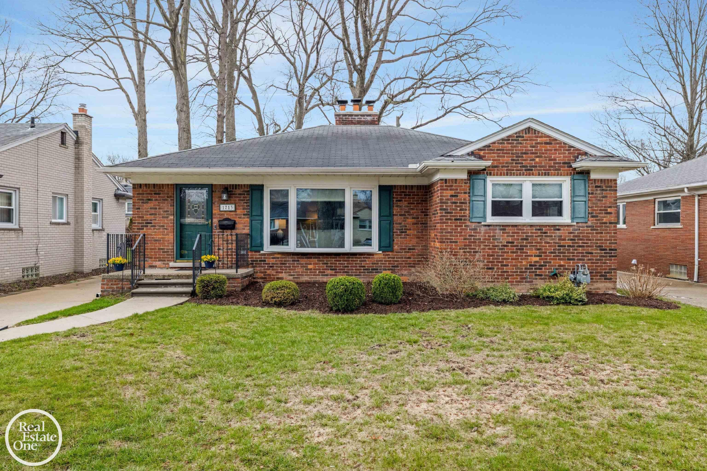 1713 Aline Drive, Grosse Pointe Woods, MI 48236 — Photo 31