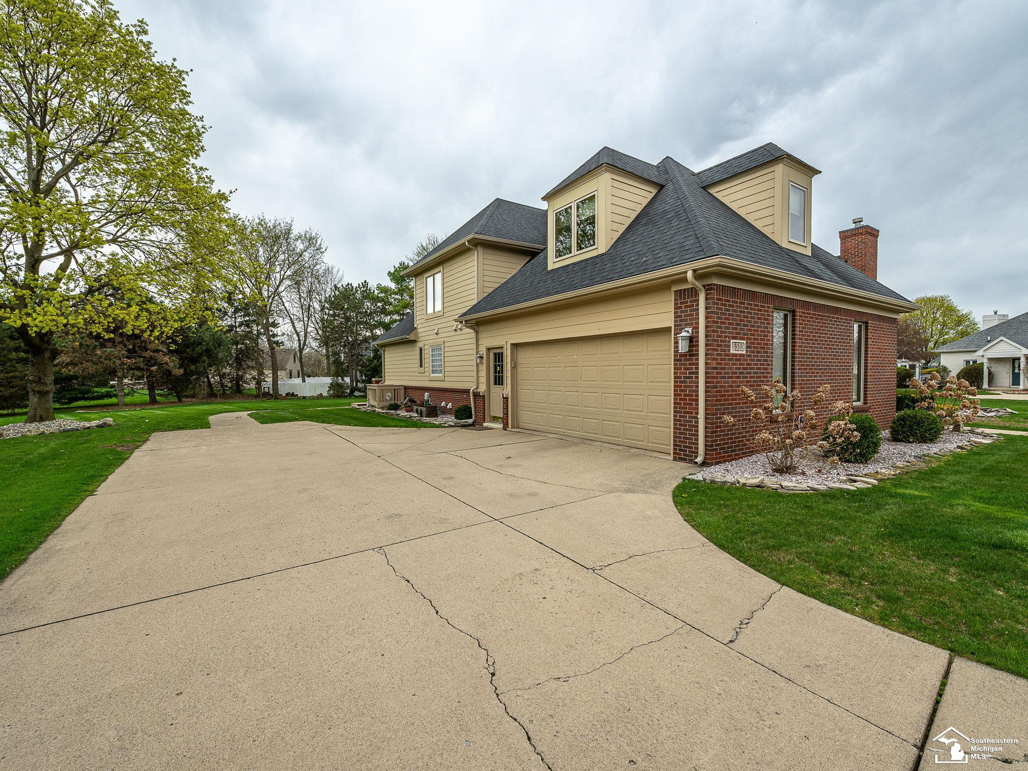 5535 E Dartmoor Drive, Monroe, MI 48161 — Photo 47