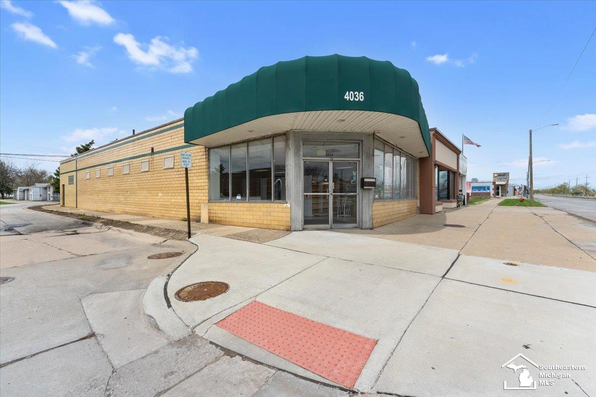 4036 Fort Street, Lincoln Park, MI 48146 — front exterior