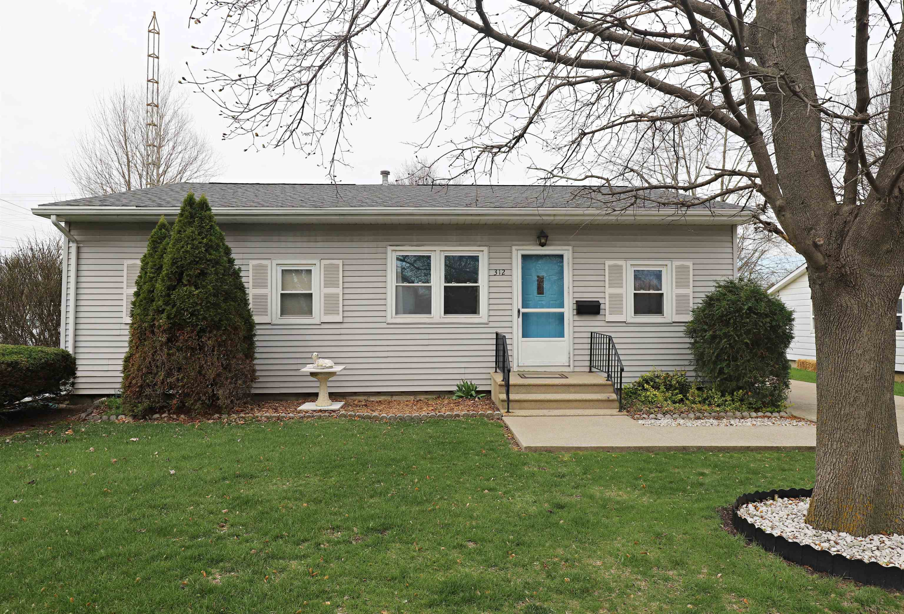 312 S Brady Street, Corunna, MI 48817 — front exterior
