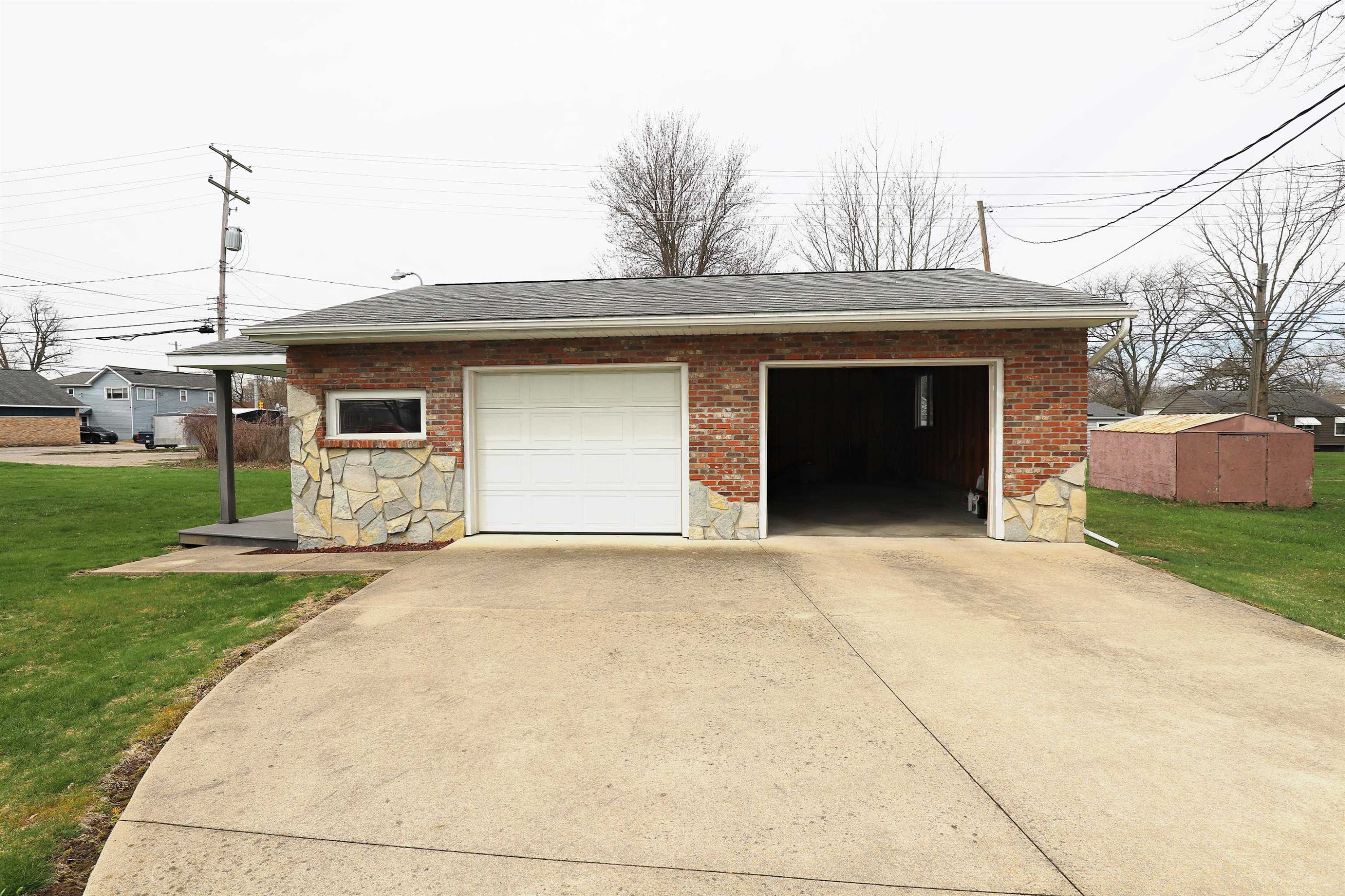312 S Brady Street, Corunna, MI 48817 — Photo 25