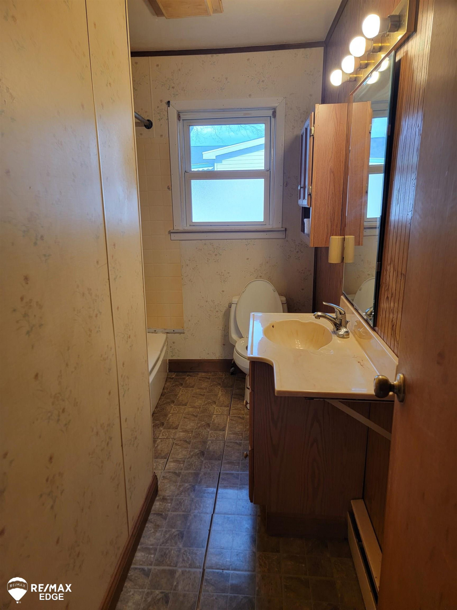 211 Athletic Street, Otisville, MI 48463 — Photo 7