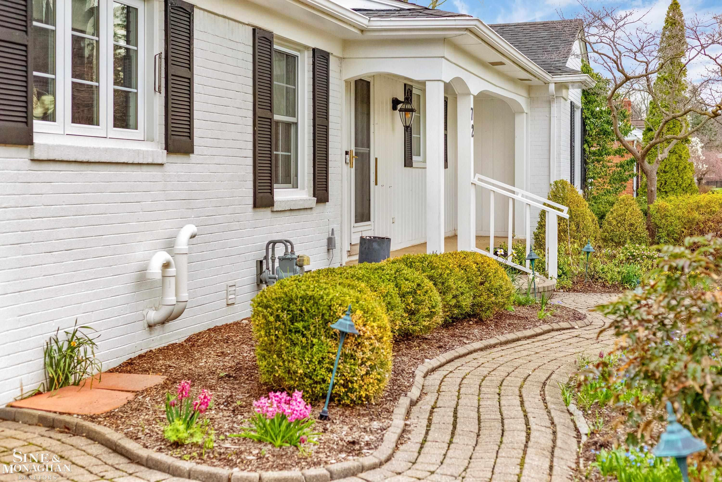 72 S Duval Road, Grosse Pointe Shores, MI 48236 — Photo 2