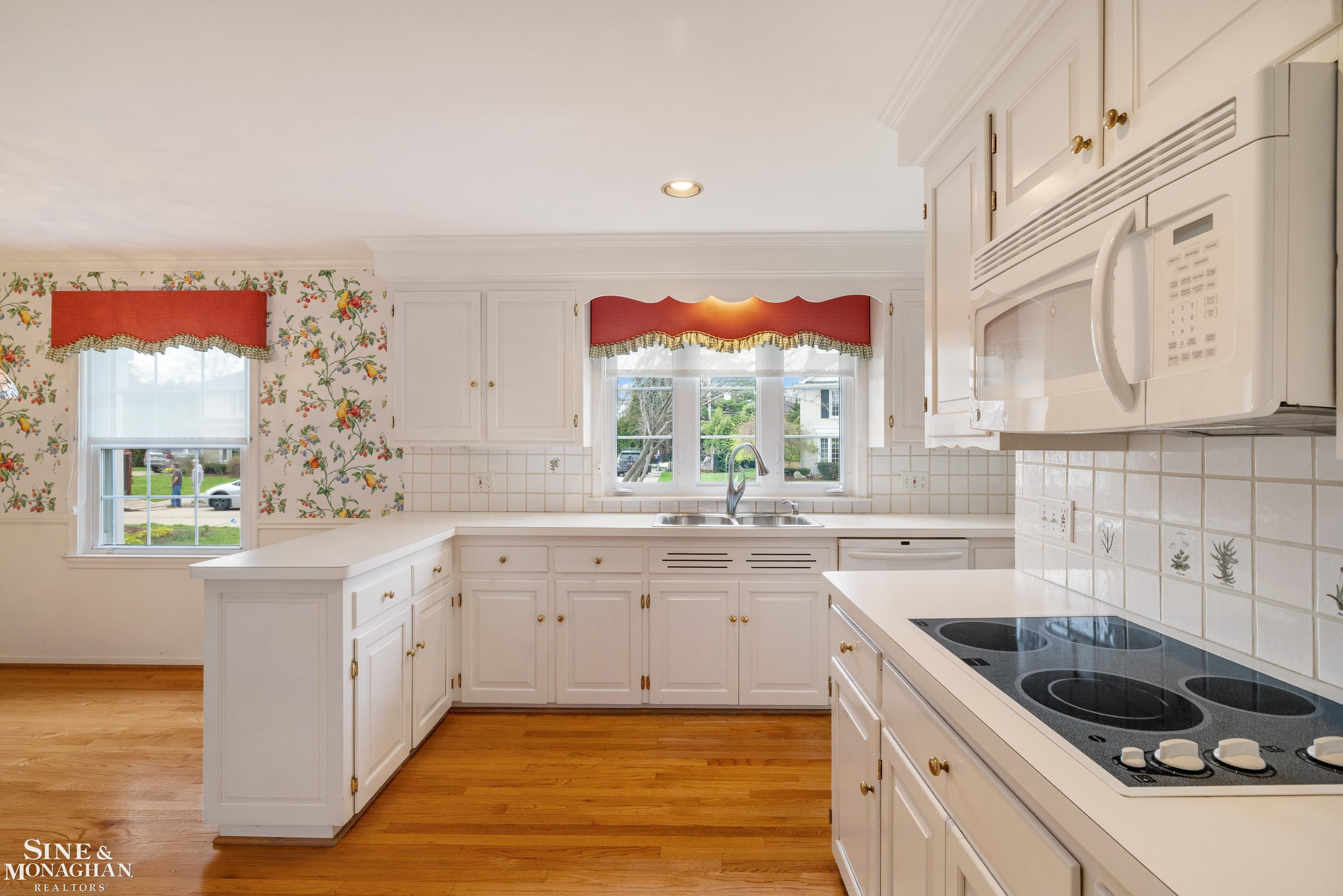 72 S Duval Road, Grosse Pointe Shores, MI 48236 — Photo 8