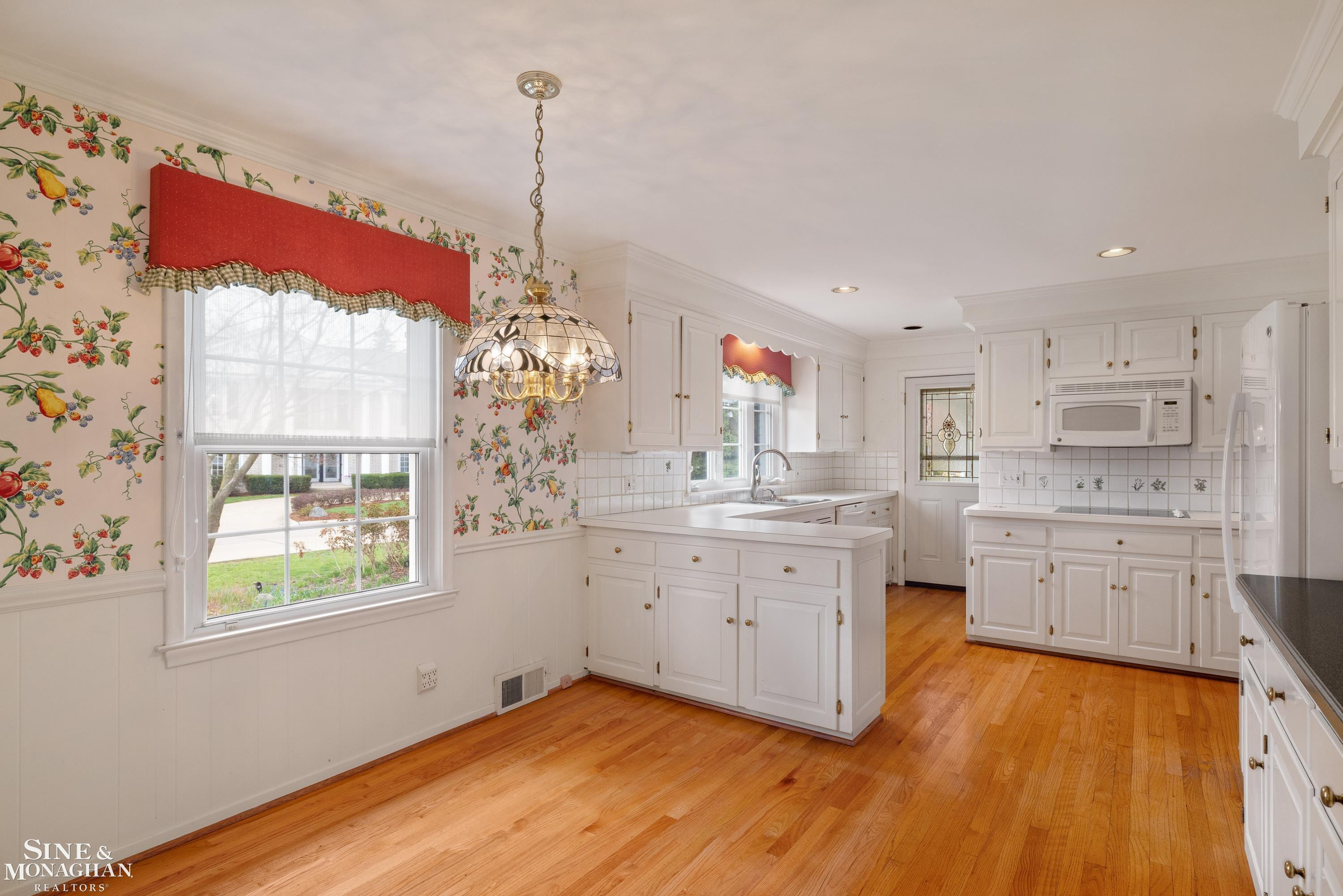 72 S Duval Road, Grosse Pointe Shores, MI 48236 — Photo 13