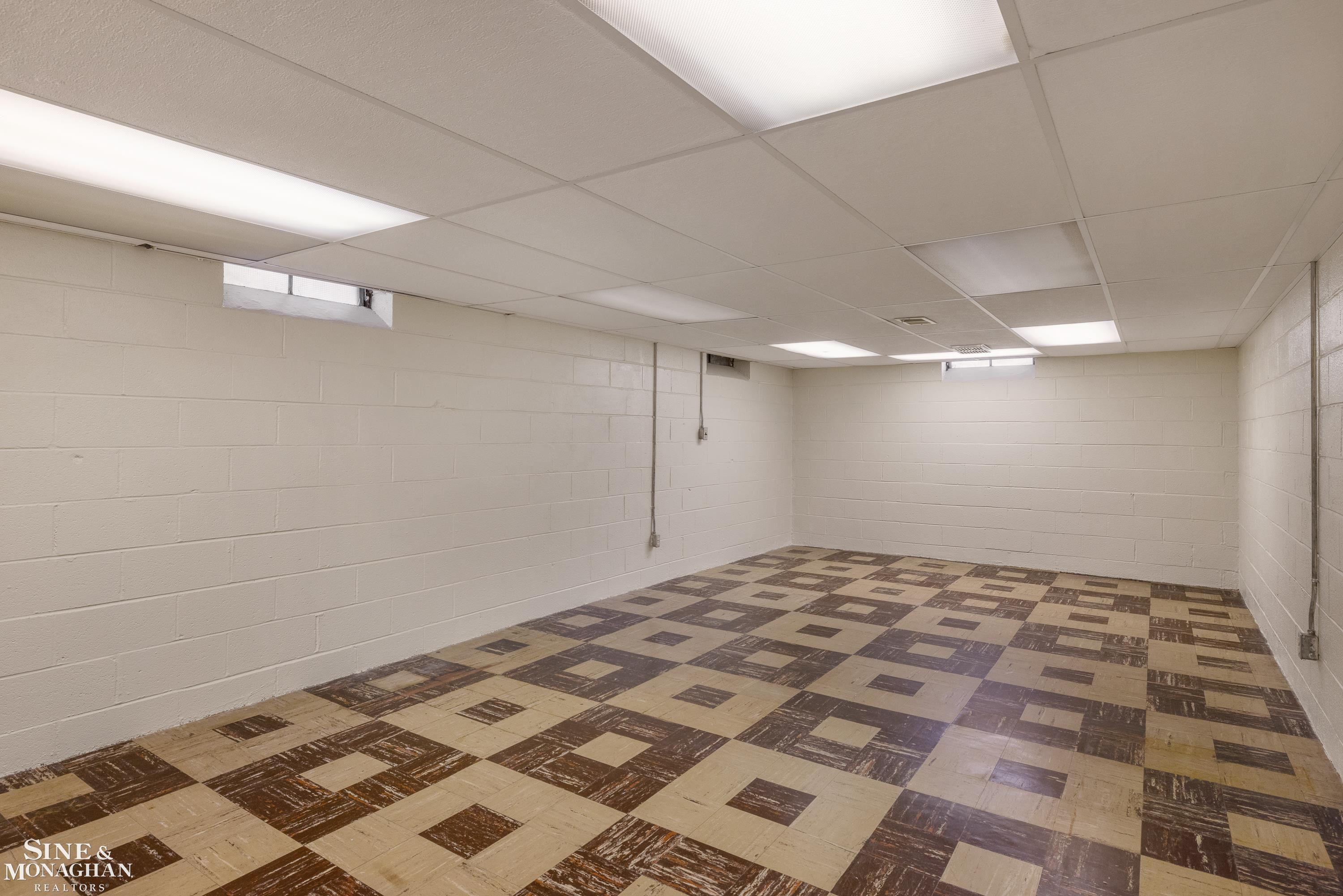 72 S Duval Road, Grosse Pointe Shores, MI 48236 — Photo 32