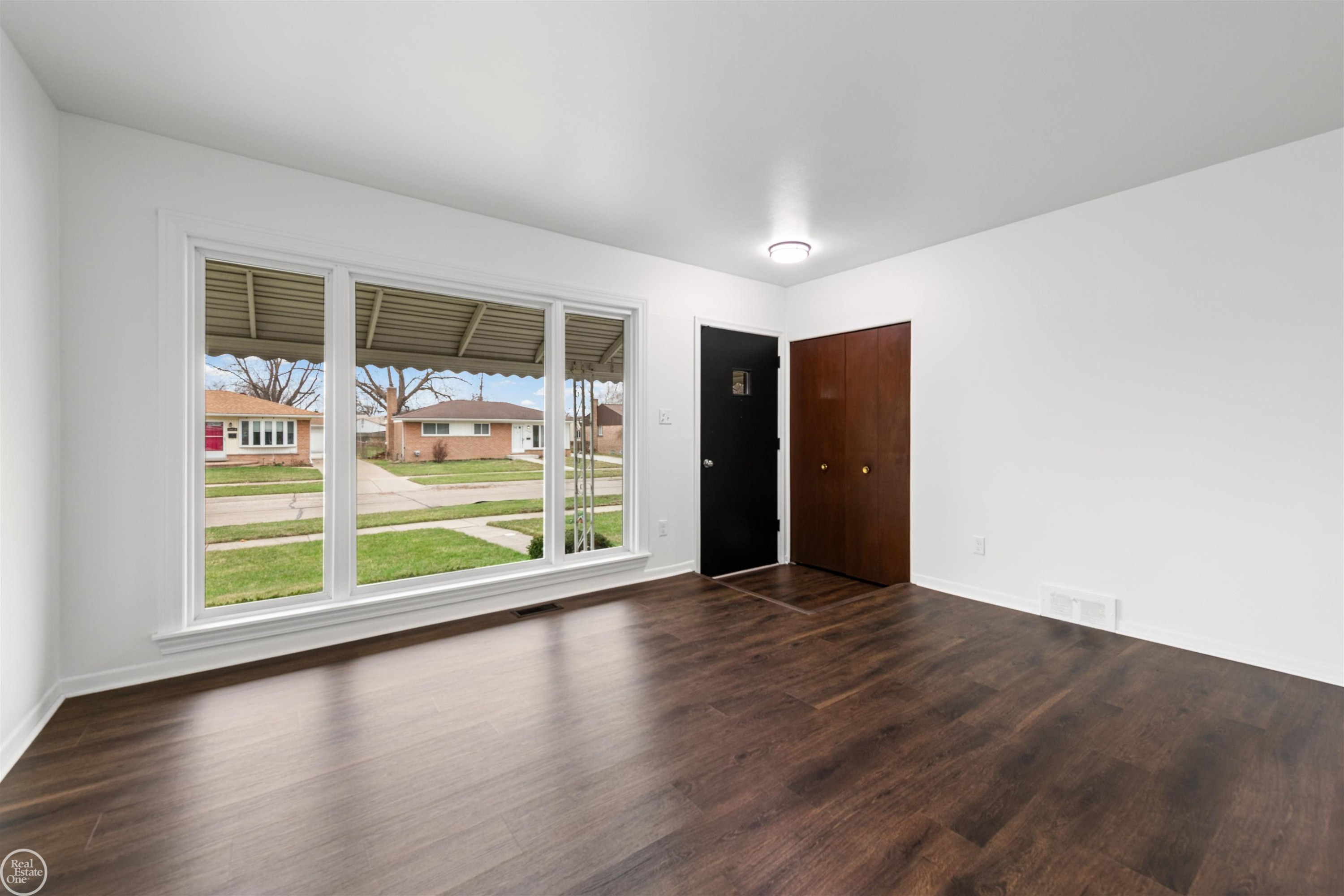 26627 Norma Street, Warren, MI 48089 — Photo 8