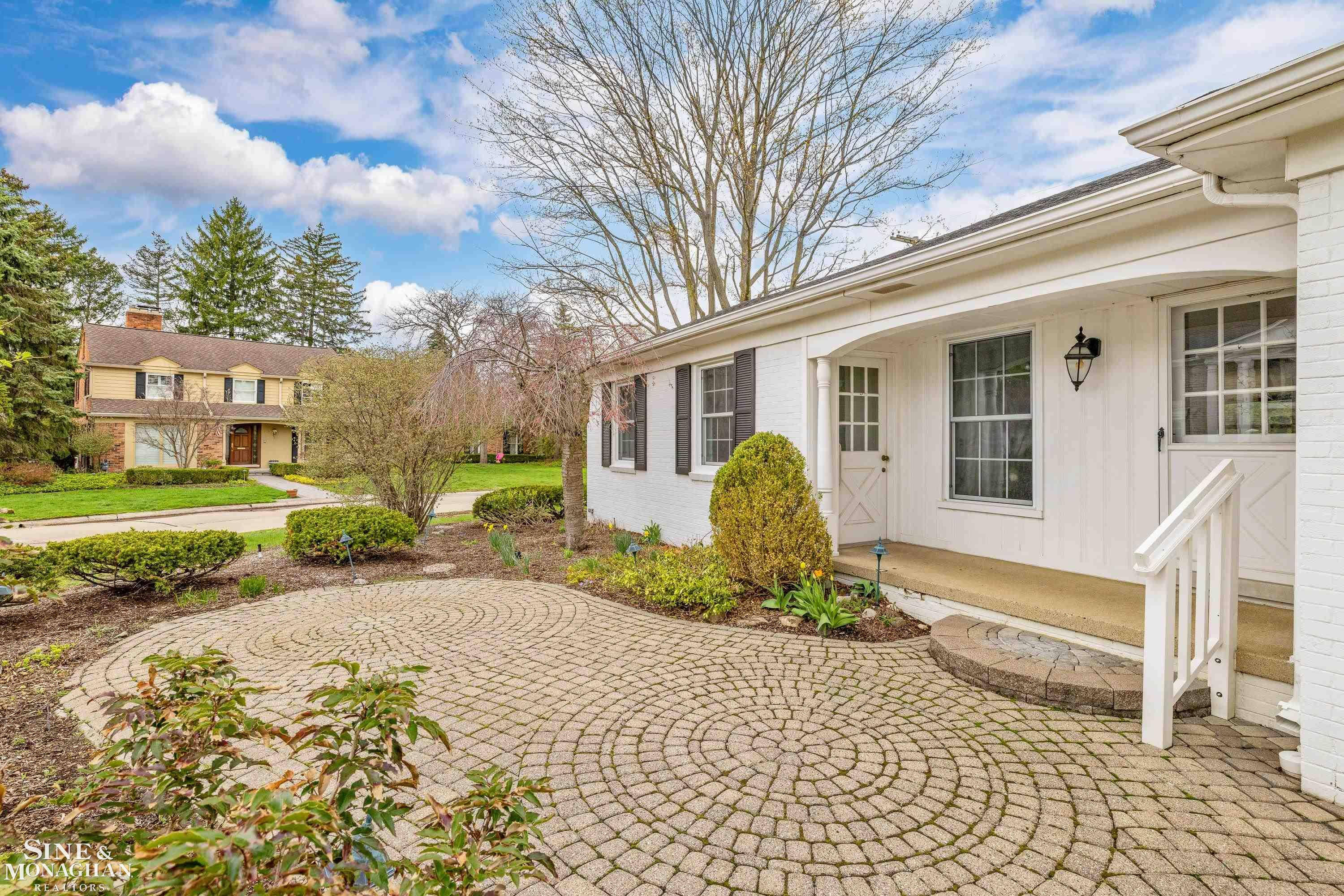 72 S Duval Road, Grosse Pointe Shores, MI 48236 — Photo 47