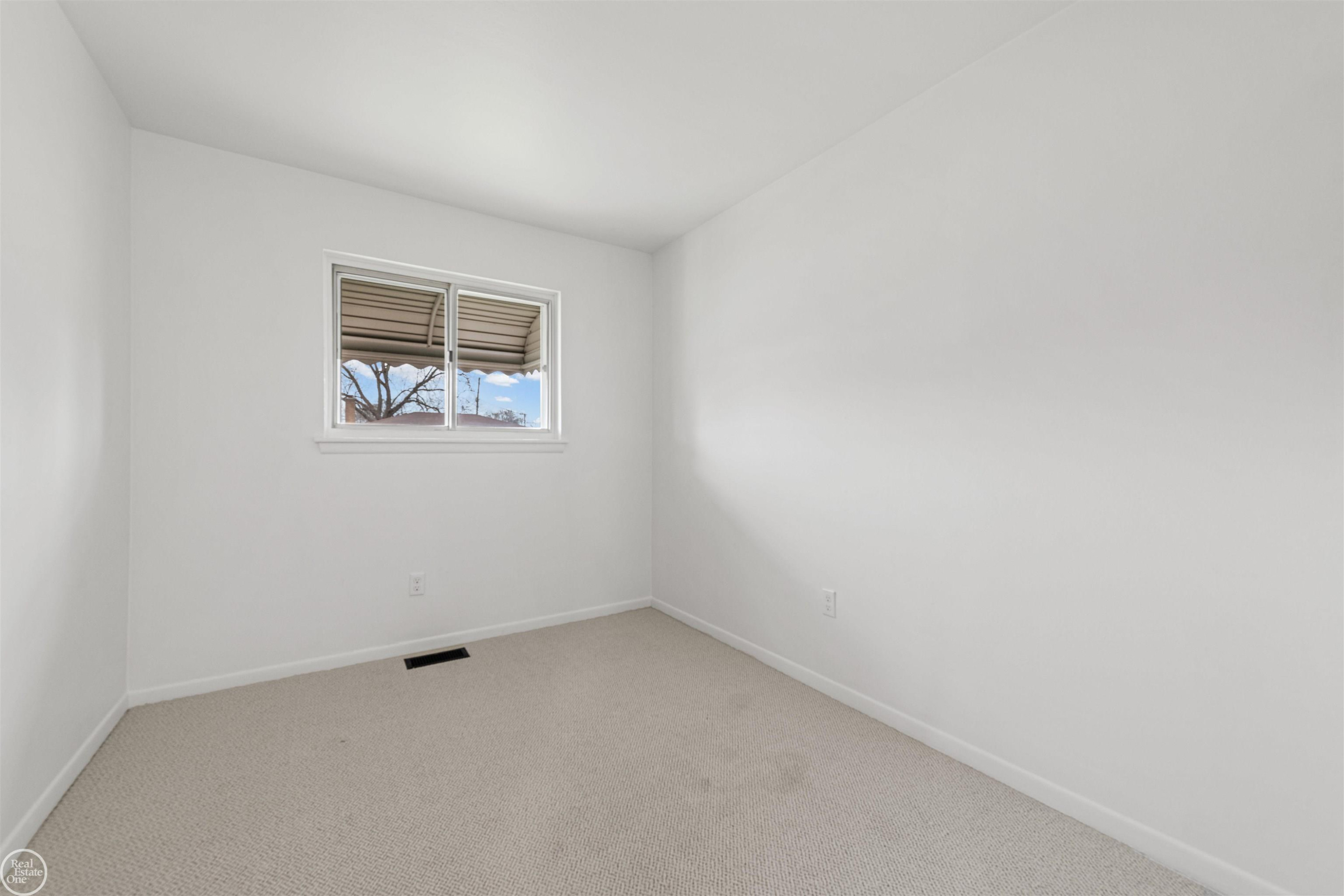 26627 Norma Street, Warren, MI 48089 — Photo 16