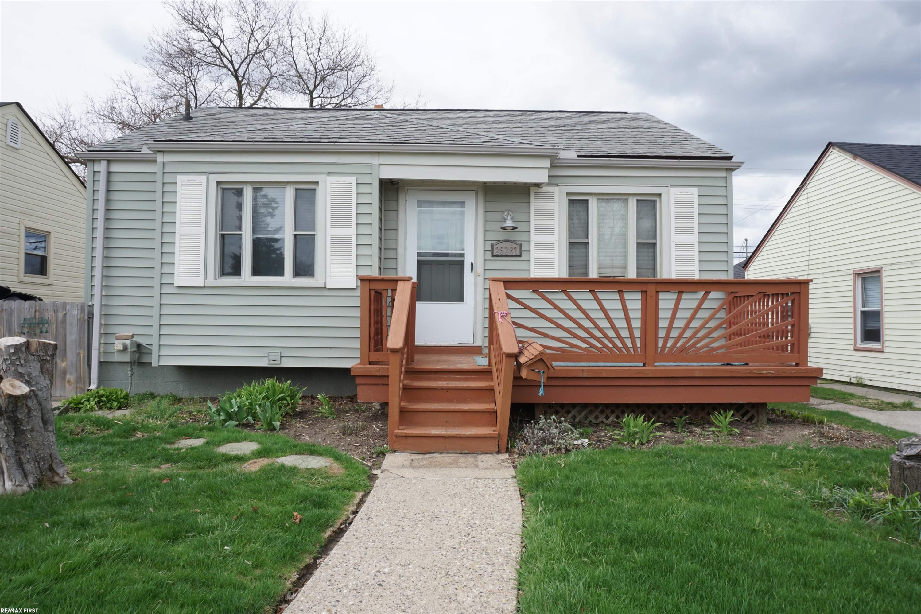 25287 Leach Street, Roseville, MI 48066 — front exterior
