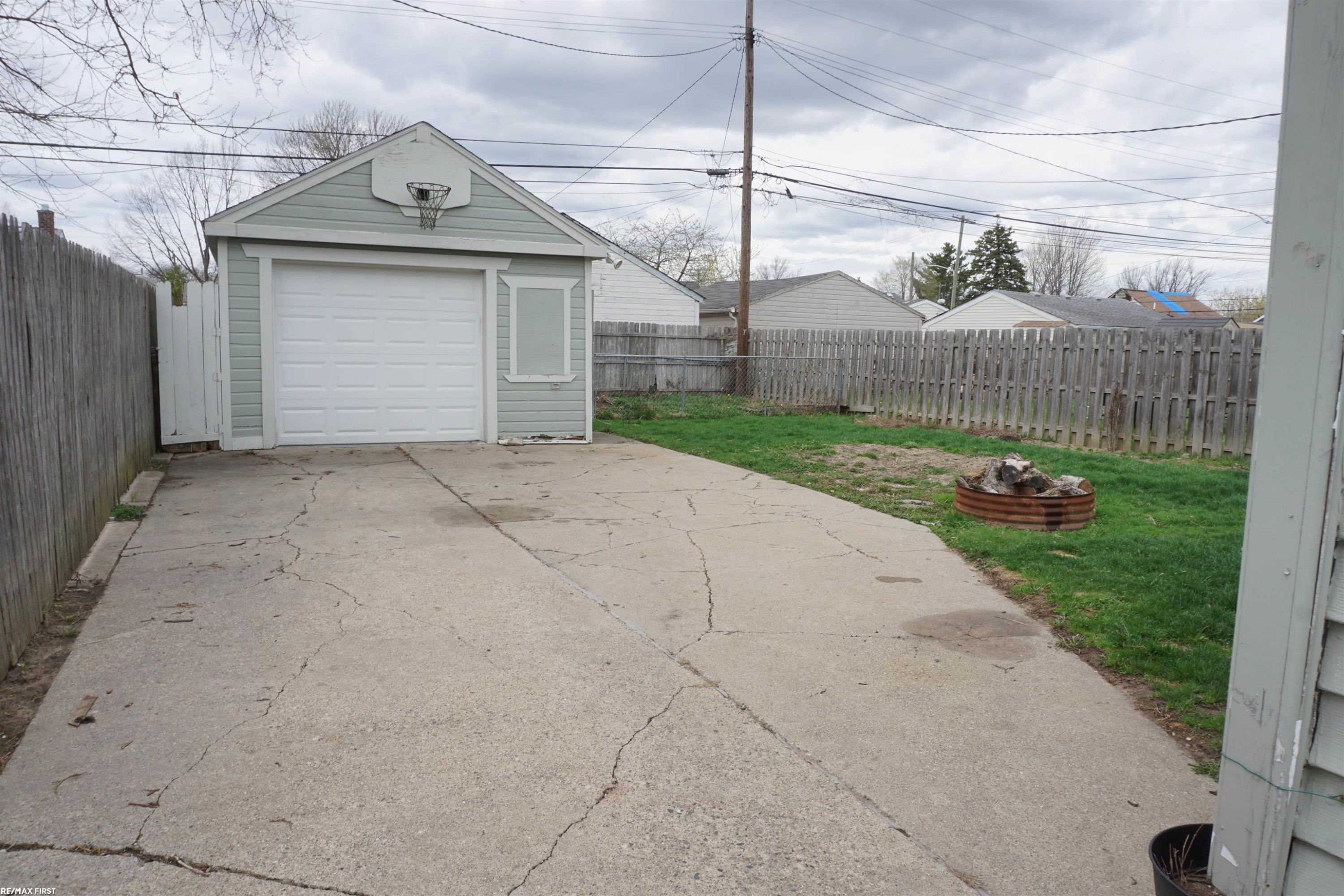 25287 Leach Street, Roseville, MI 48066 — Photo 2