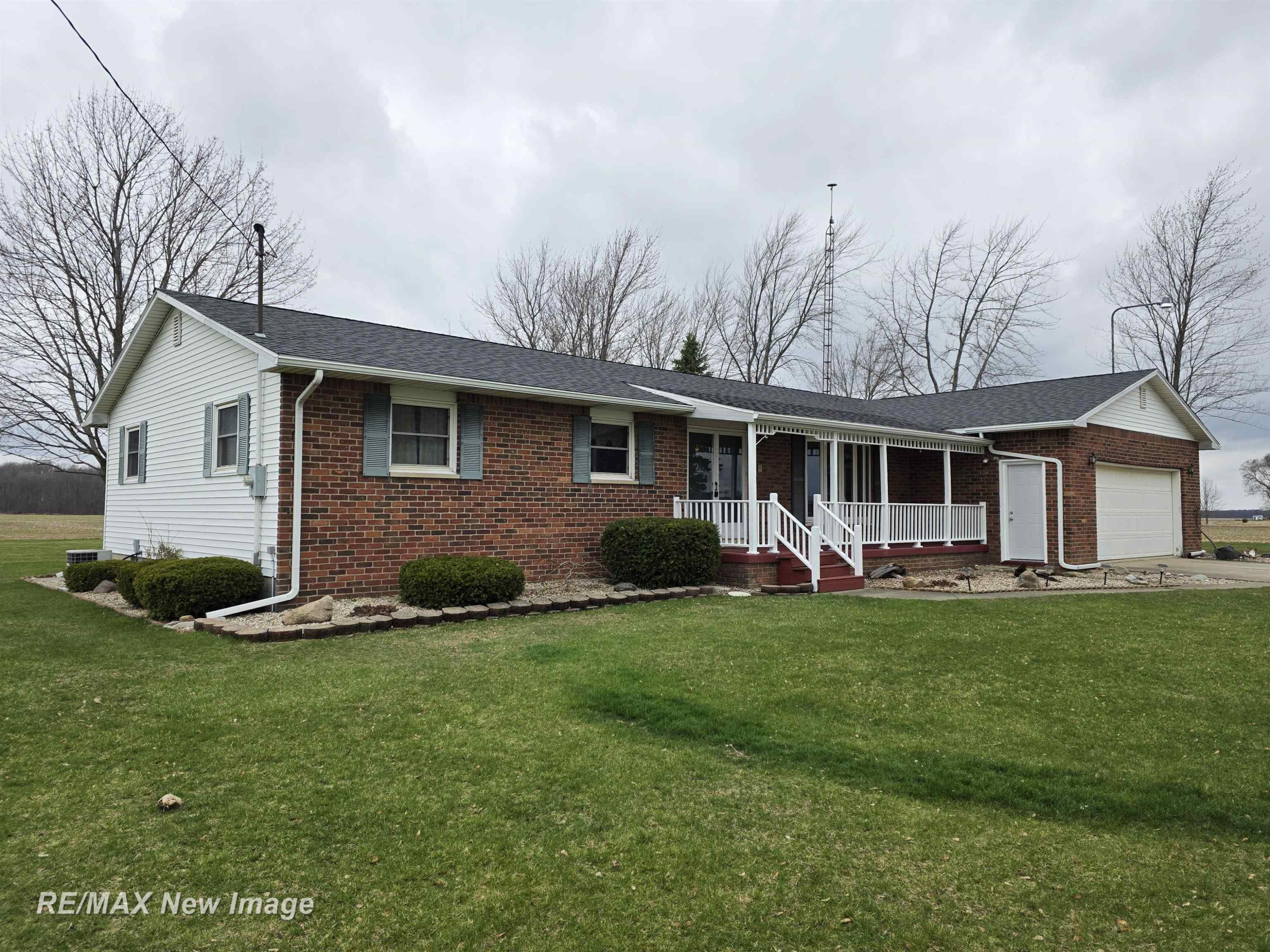 8781 N State Road, Chesaning, MI 48616 — front exterior
