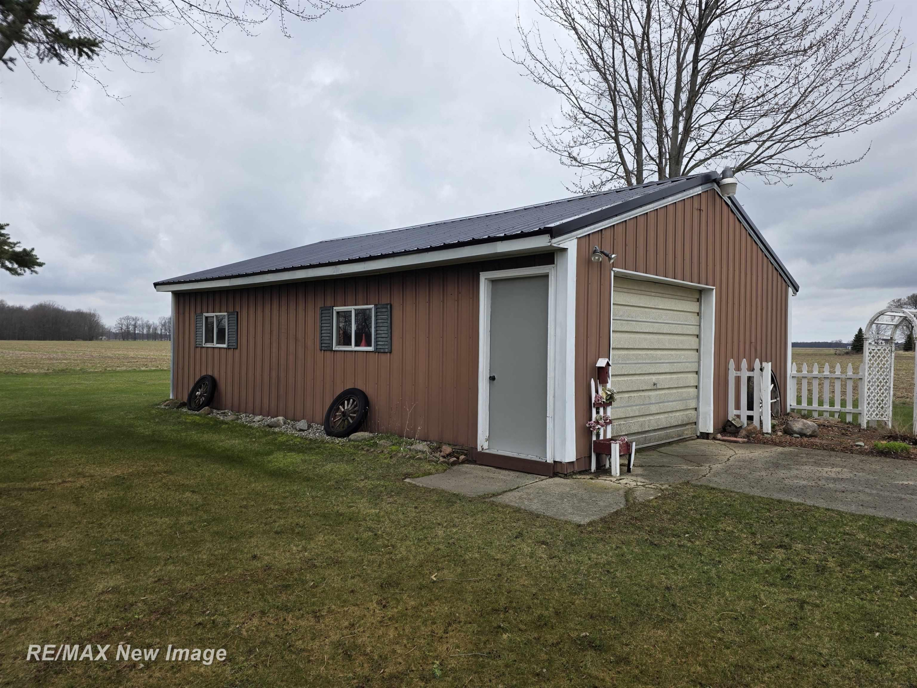8781 N State Road, Chesaning, MI 48616 — Photo 48