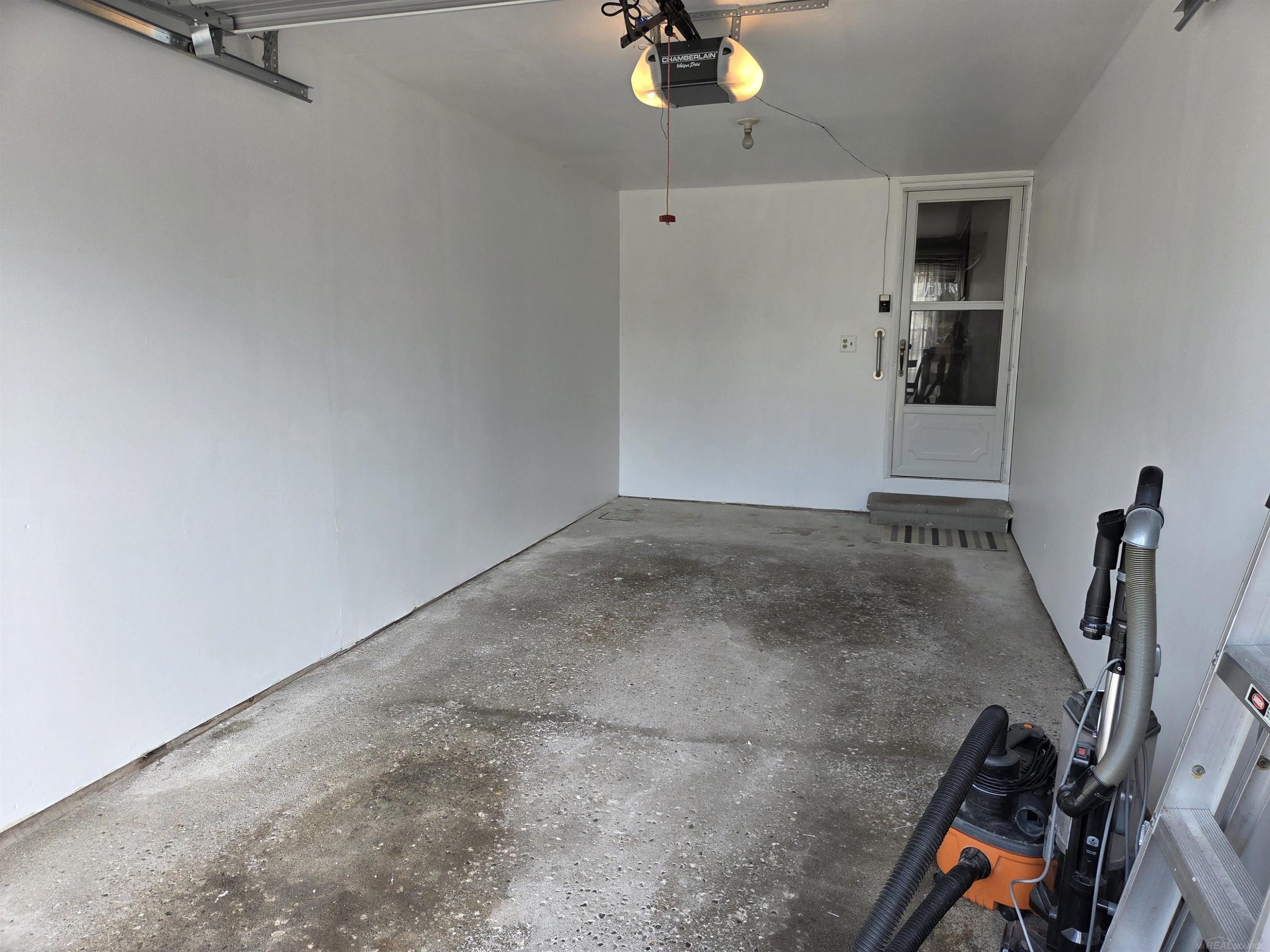 24655 Spring Lane, MI — Photo 22