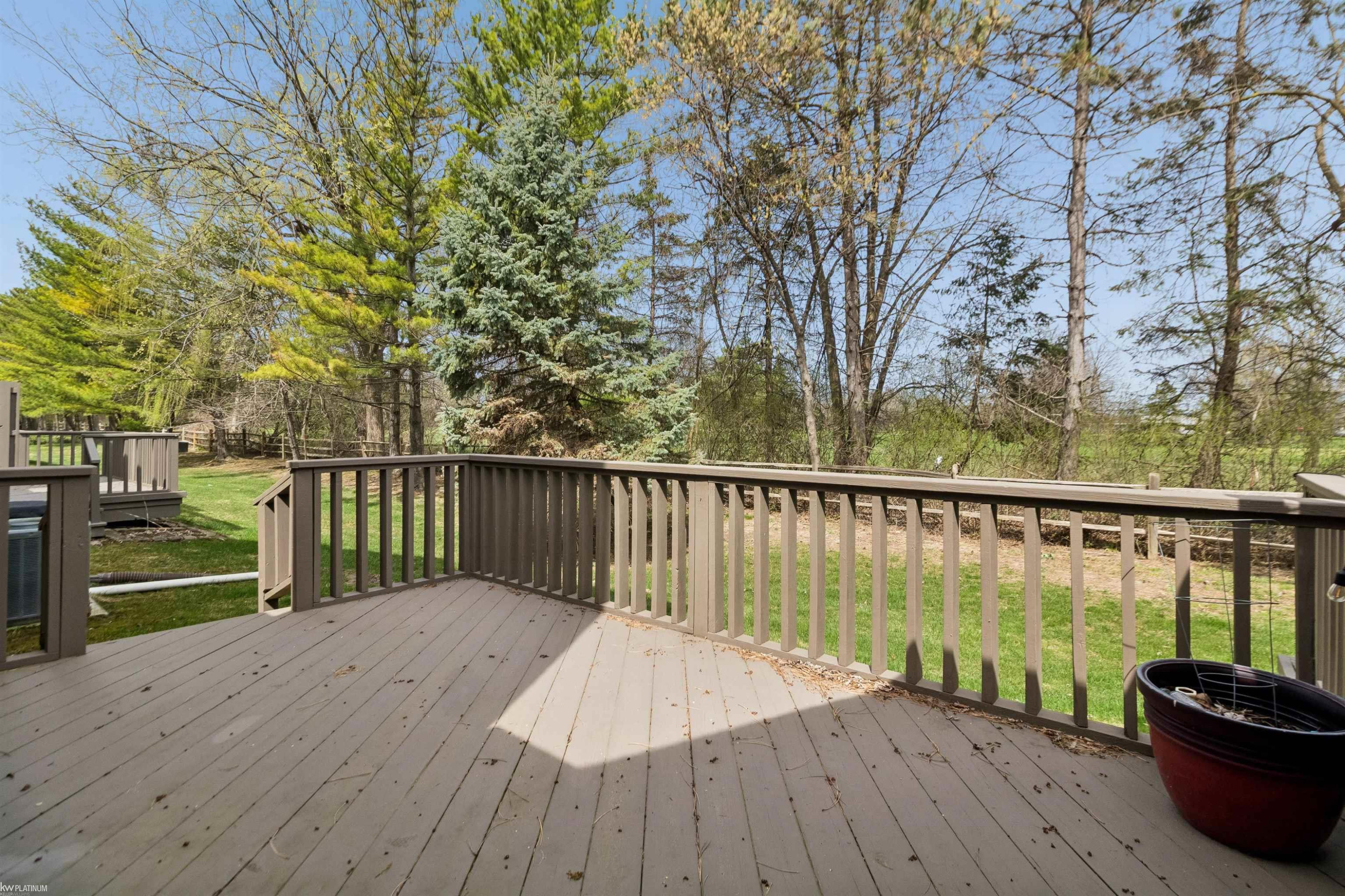 16231 Pine Ridge Drive, Fraser, MI 48026 — Photo 9