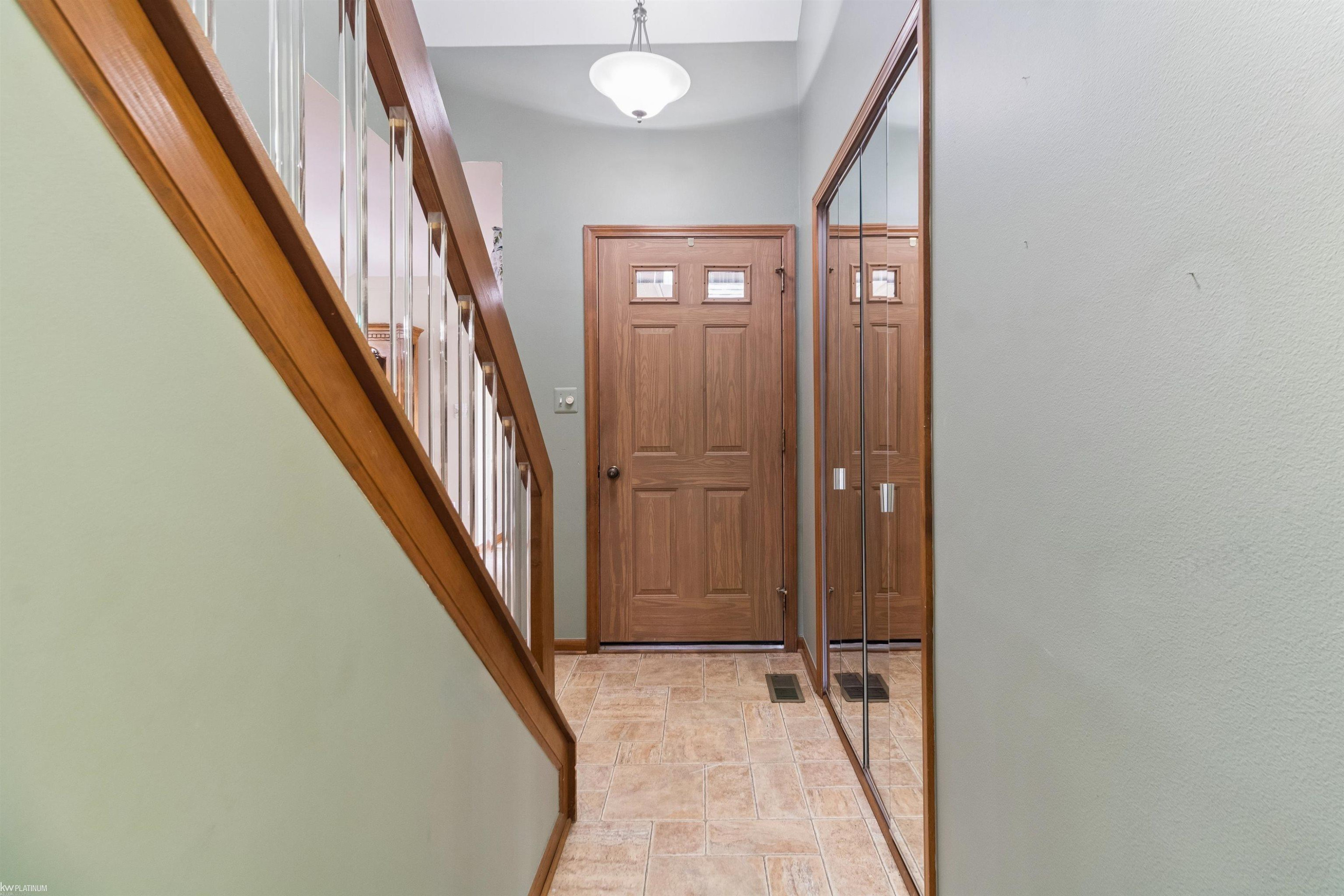 16231 Pine Ridge Drive, Fraser, MI 48026 — Photo 10