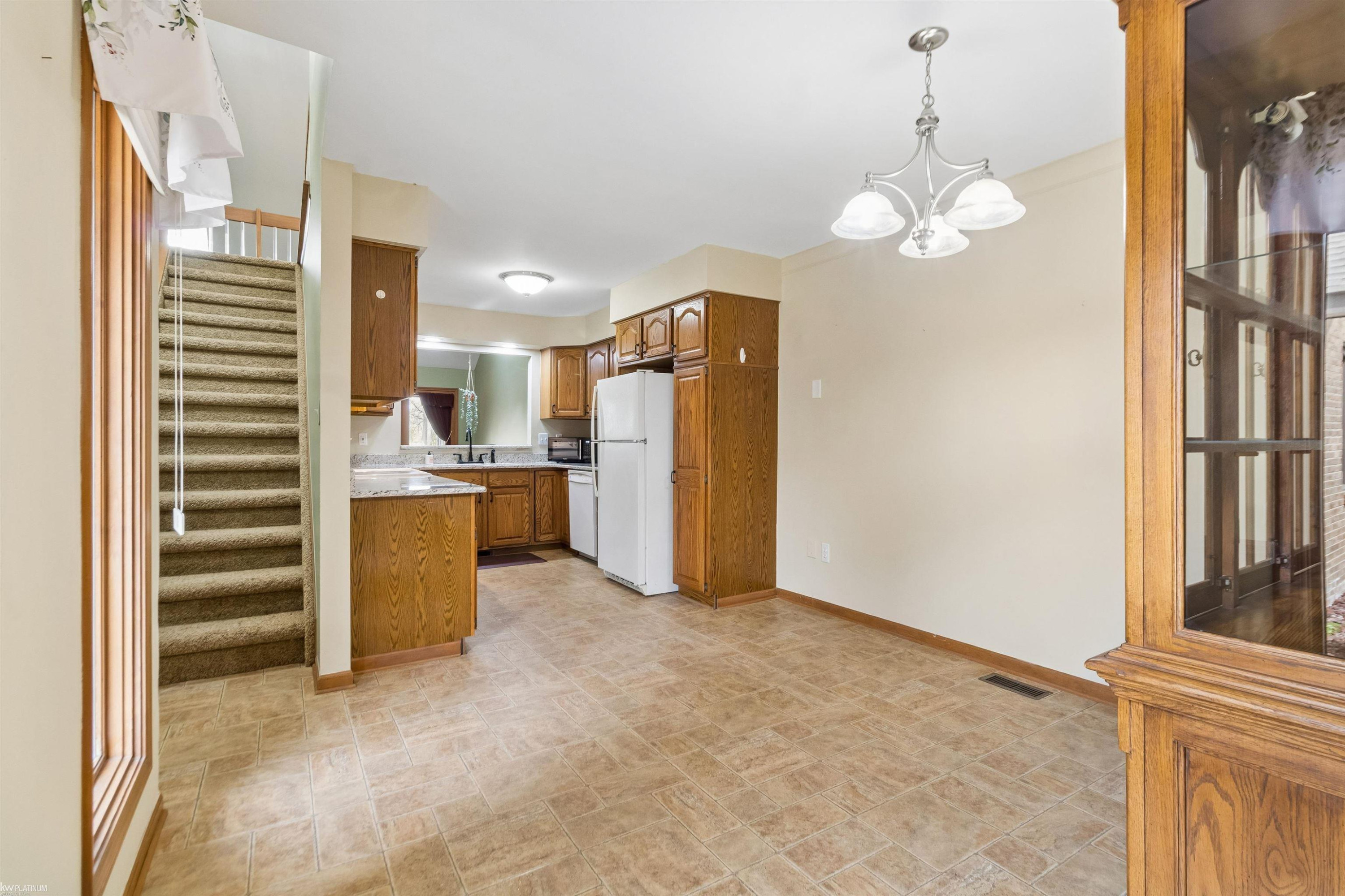 16231 Pine Ridge Drive, Fraser, MI 48026 — Photo 11