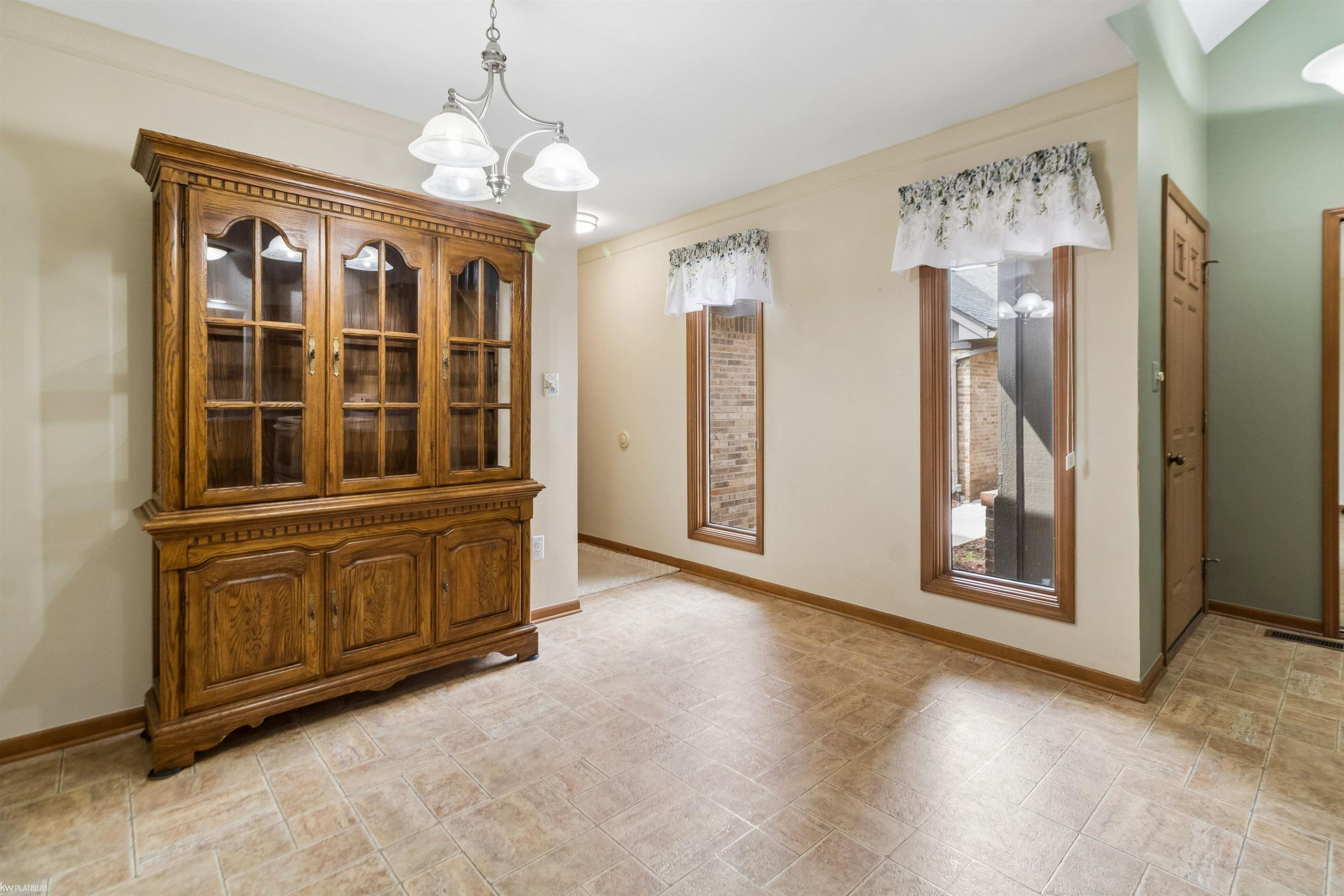 16231 Pine Ridge Drive, Fraser, MI 48026 — Photo 12
