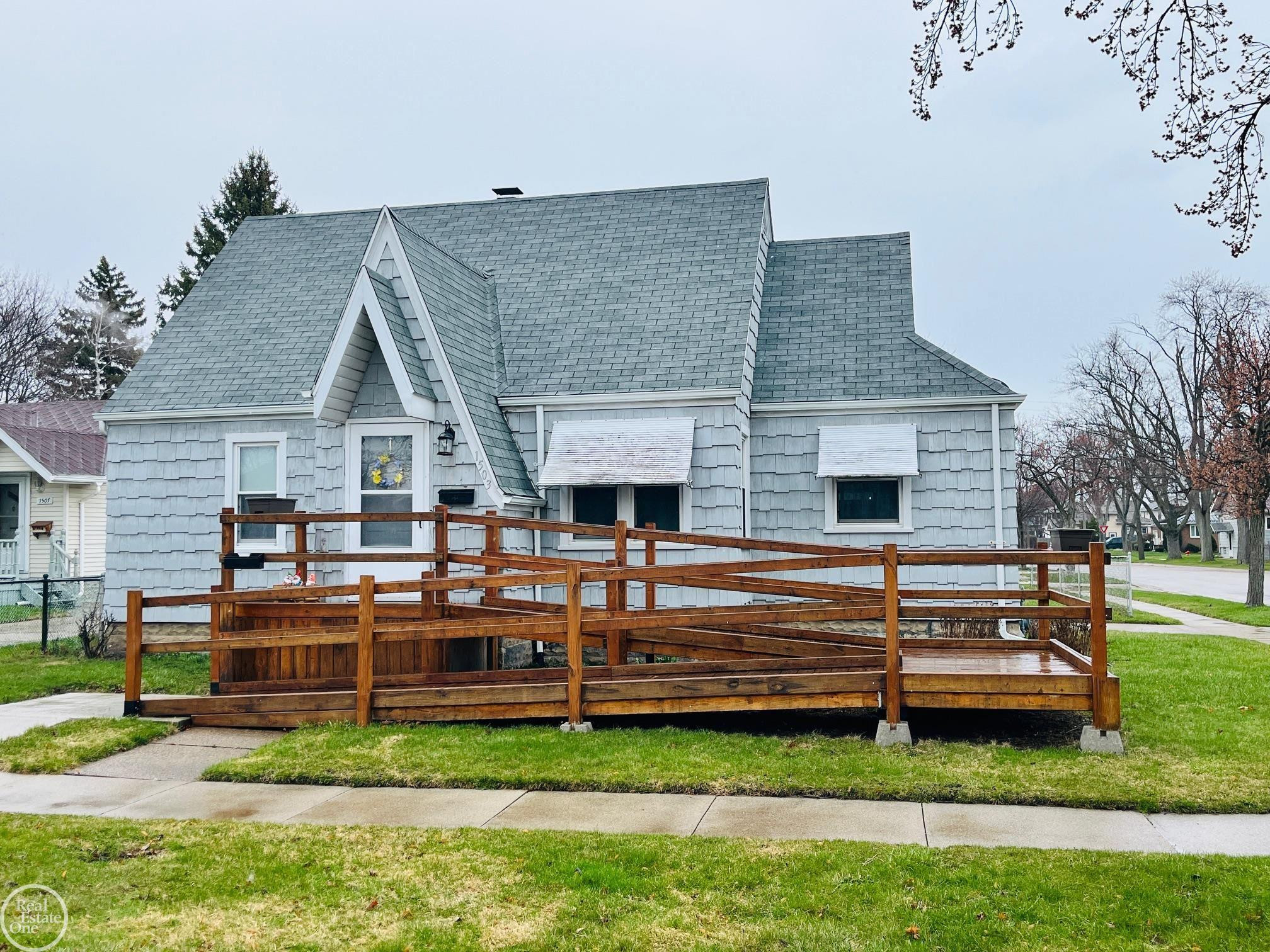 1503 Wall Street, Port Huron, MI 48060 — front exterior