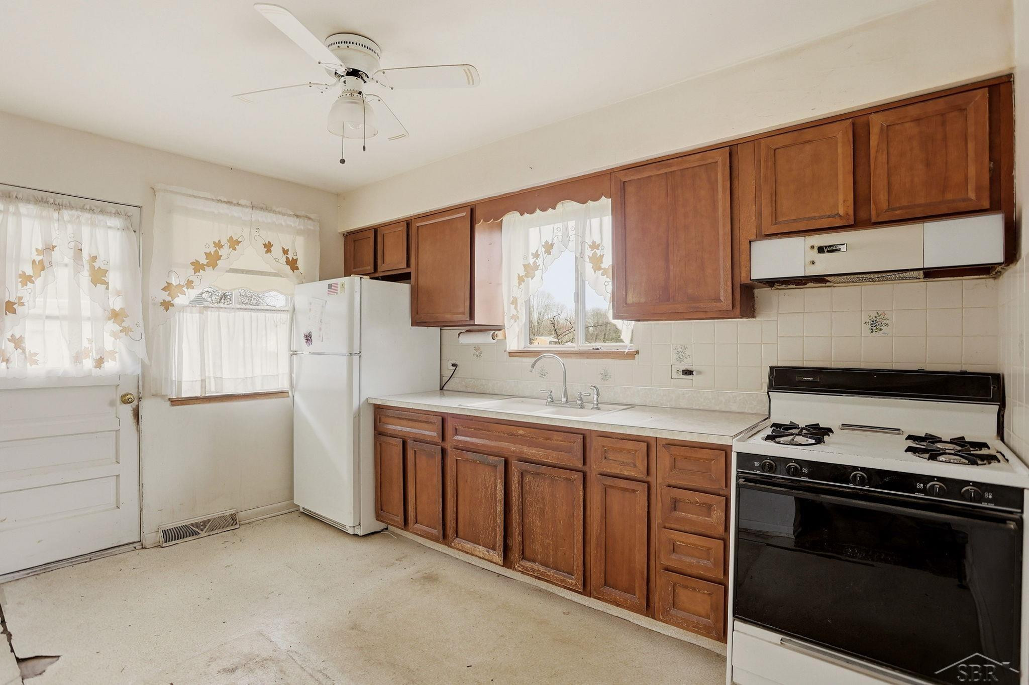 714 E North Street, Saint Charles, MI 48655 — Photo 5