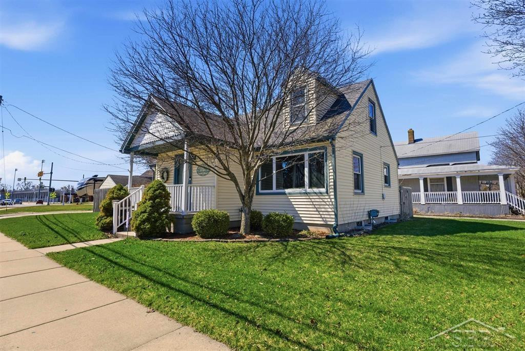 109 N Johnson Street, Bay City, MI 48708 — Photo 2