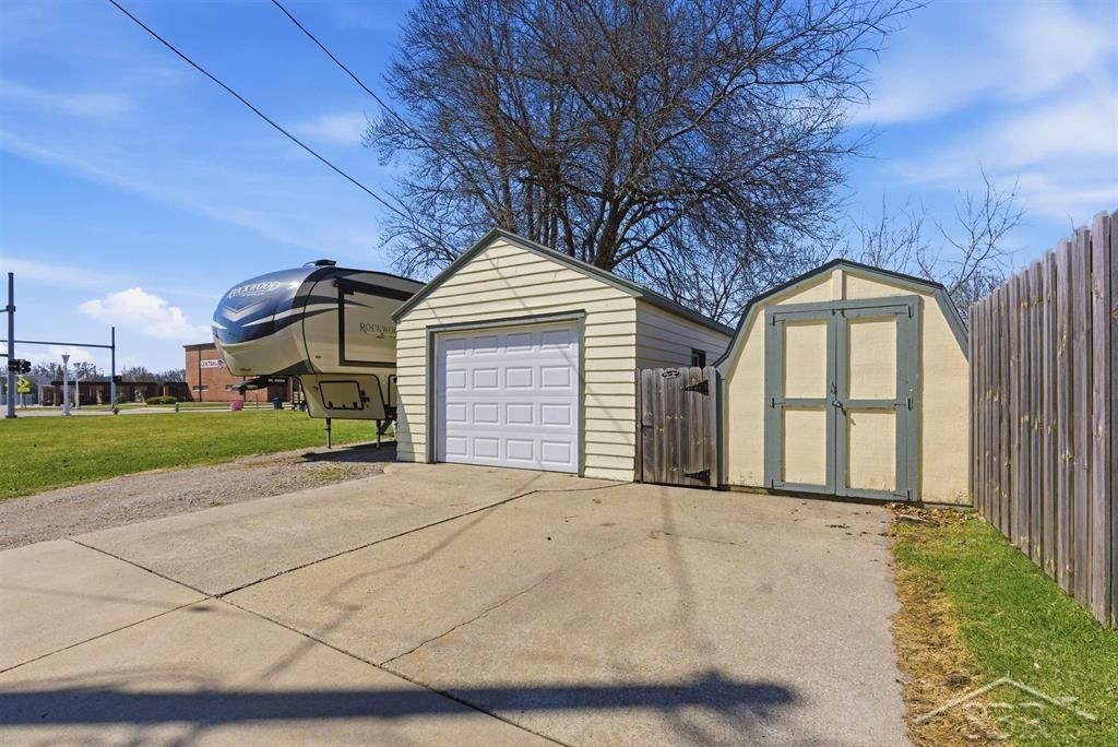 109 N Johnson Street, Bay City, MI 48708 — Photo 33