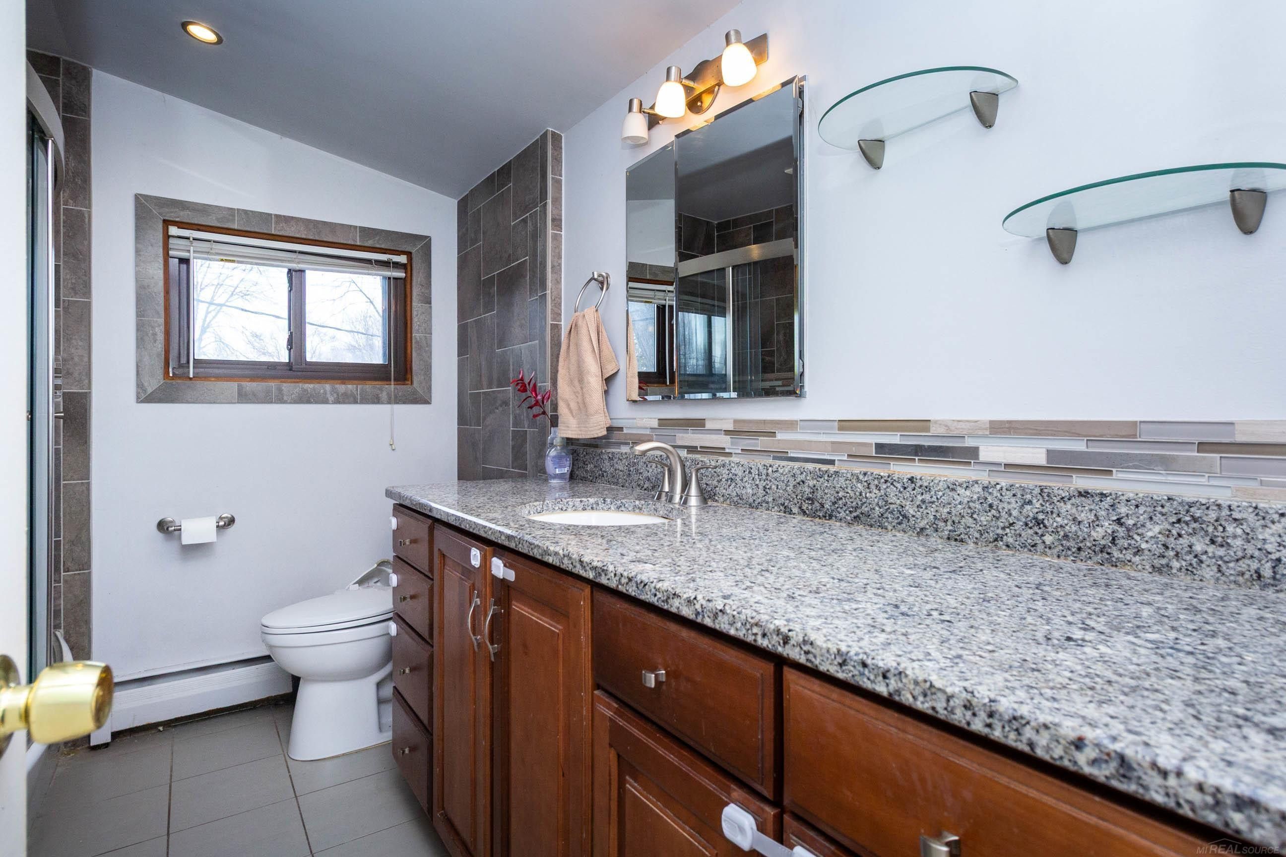 8729 KIDLEY Drive Drive, Sterling Heights, MI 48314 — Photo 17