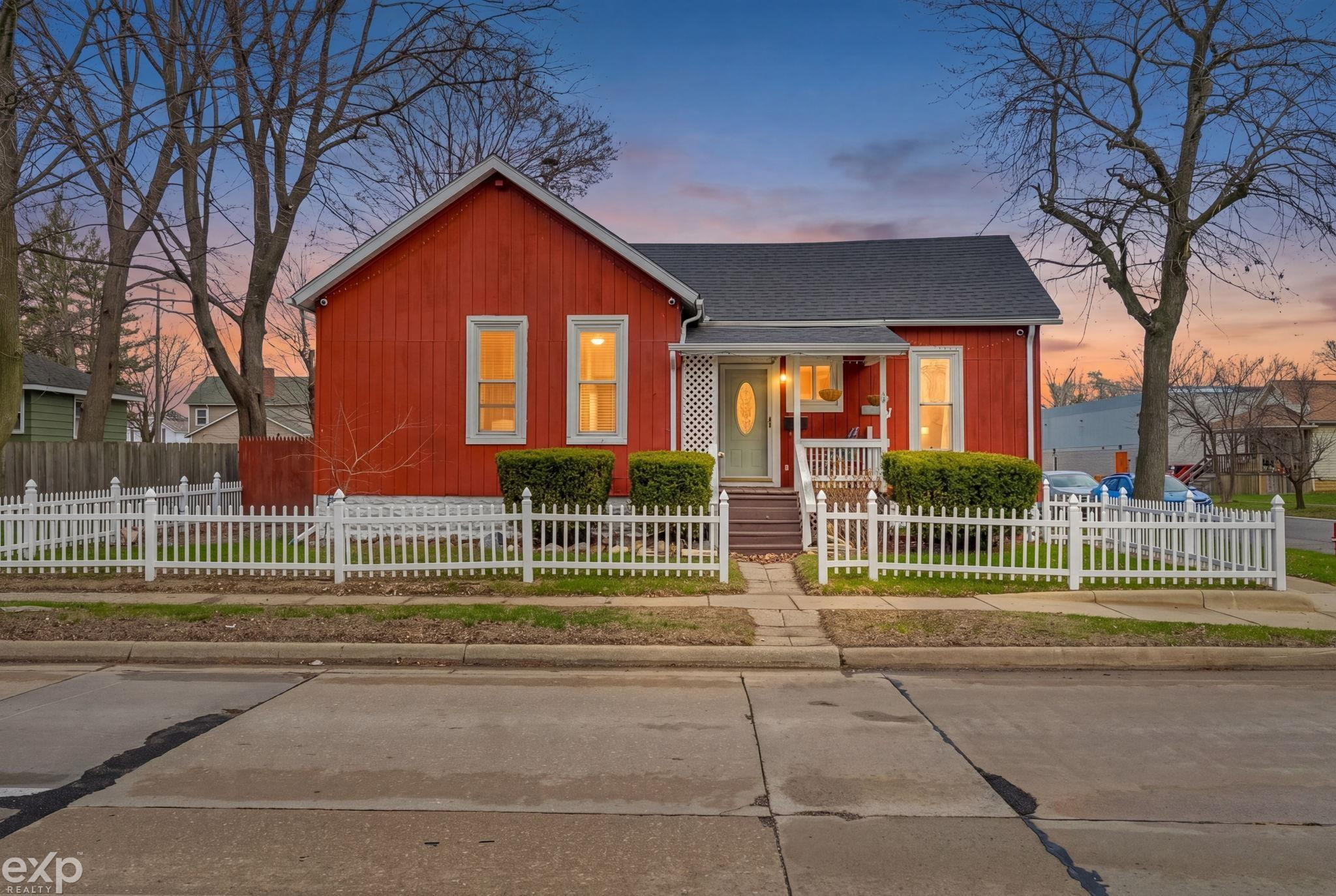 903 Oak Street, Port Huron, MI 48060 — front exterior