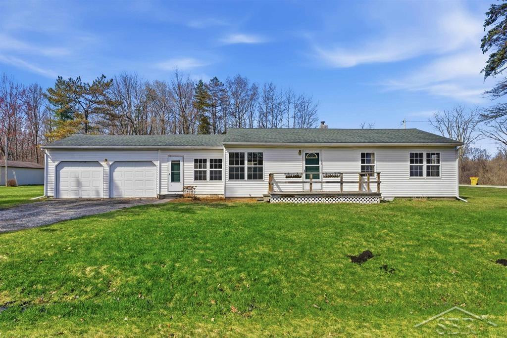 60 S Birchcrest Drive, Midland, MI 48640 — front exterior