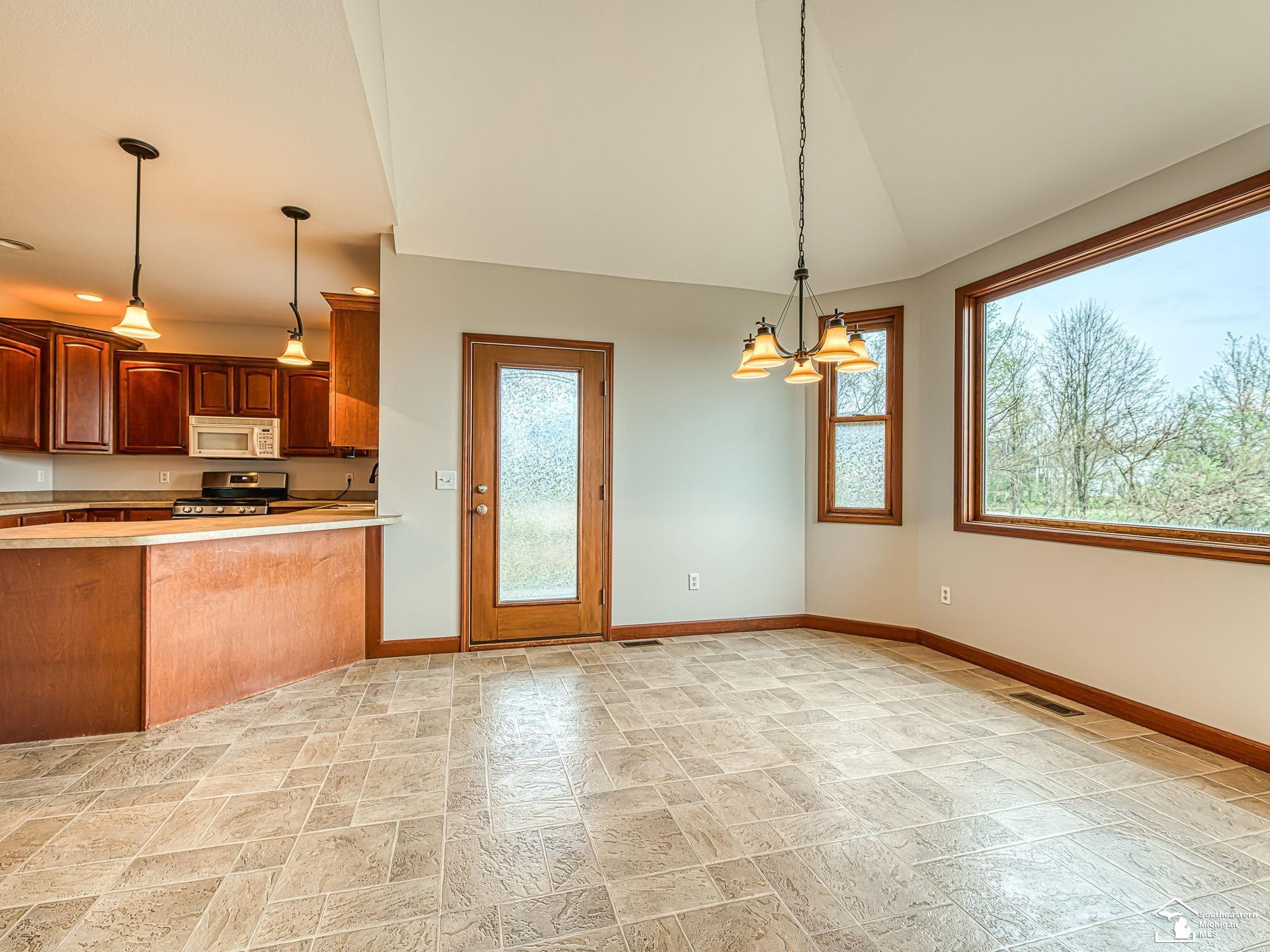 9585 Minx Road, Temperance, MI 48182 — Photo 10