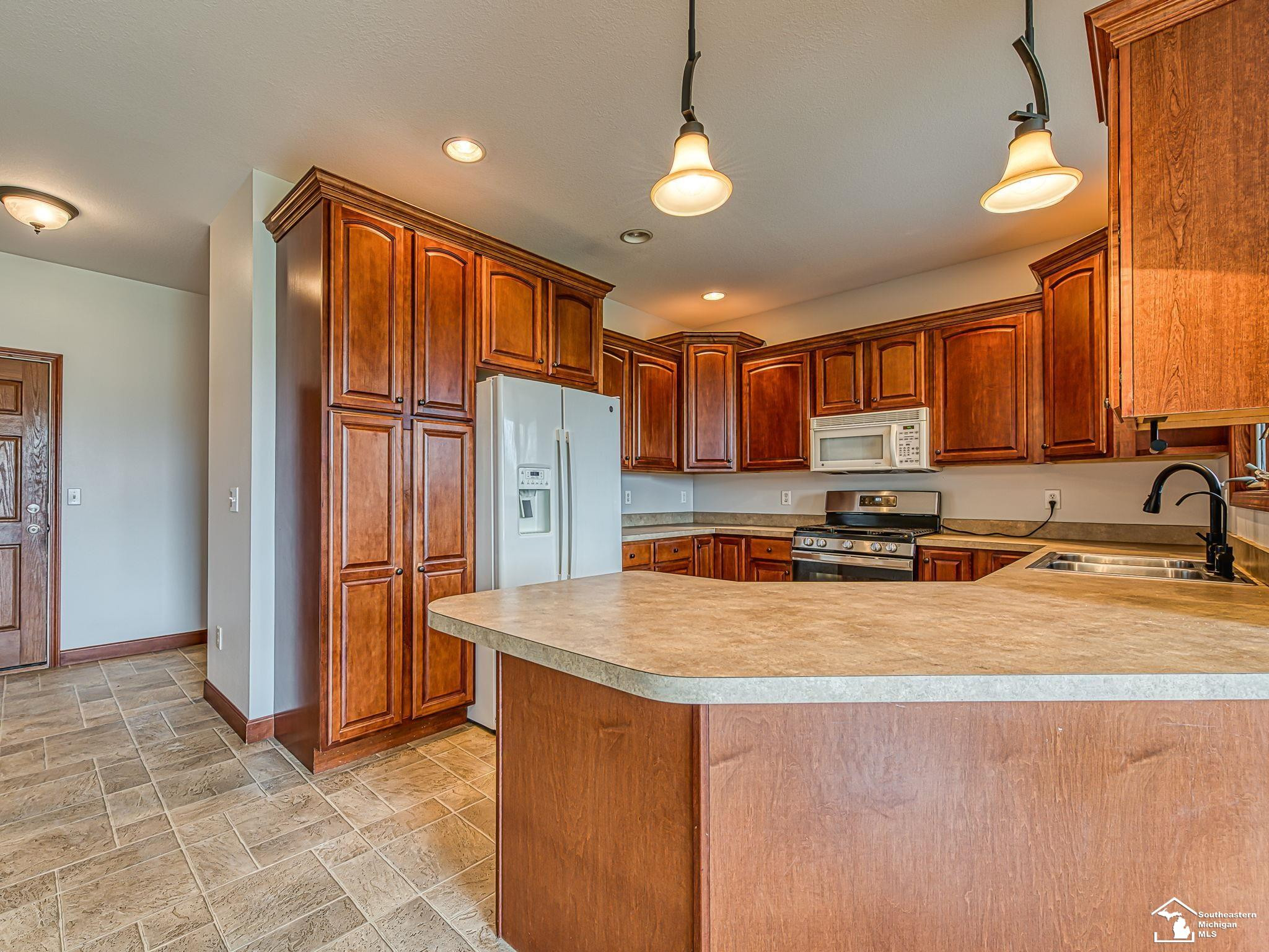 9585 Minx Road, Temperance, MI 48182 — Photo 13