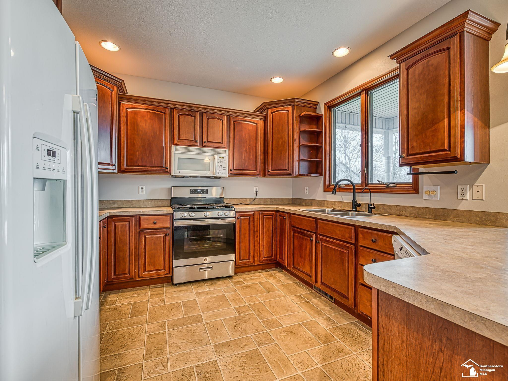 9585 Minx Road, Temperance, MI 48182 — Photo 14